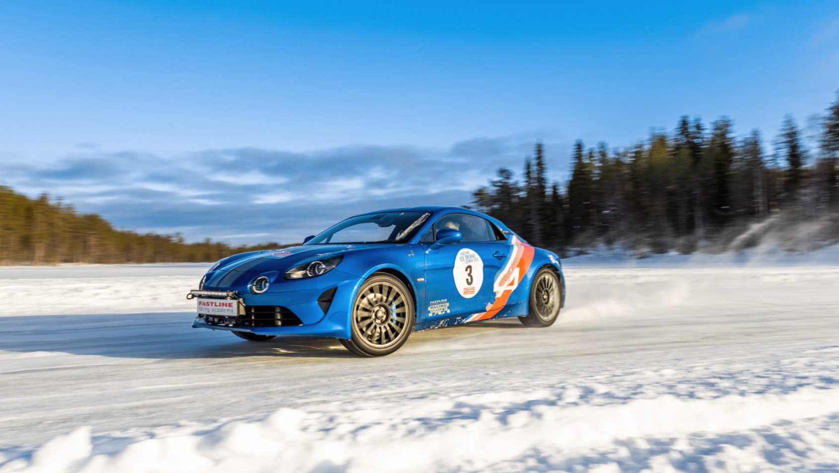 Fastline Ice Driving Experience Alpine a110 driftuje