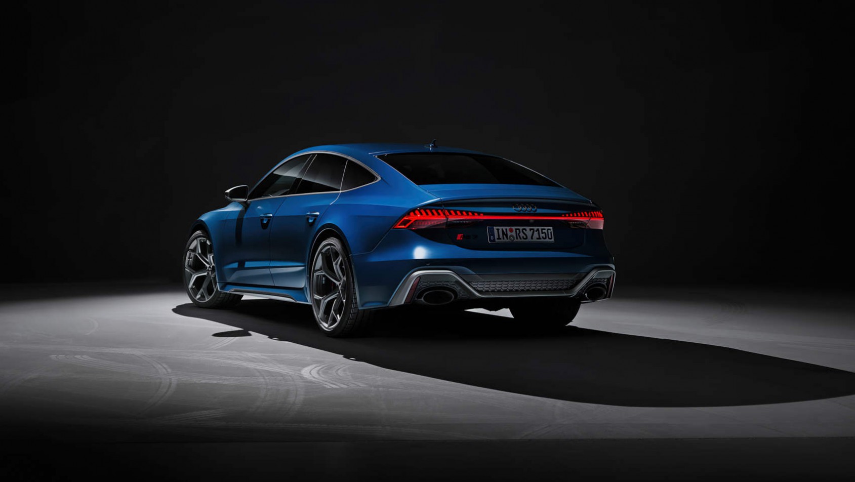 Audi RS7 performance - ujęcie z boku