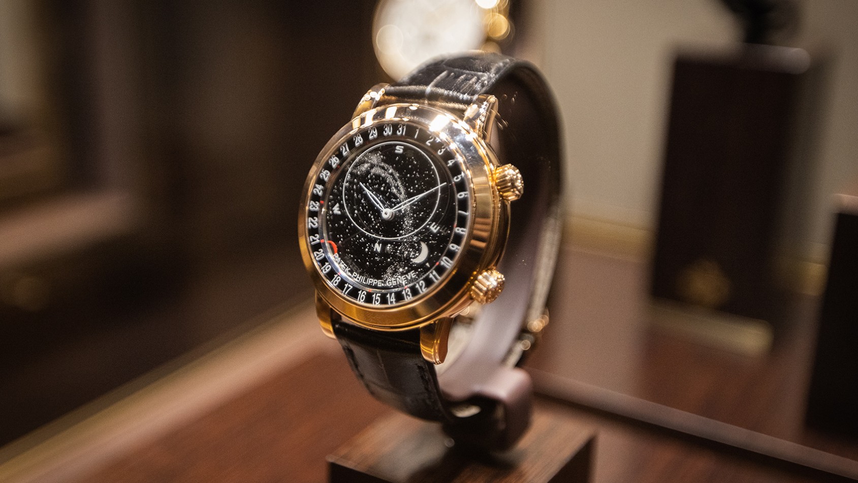 Patek Philippe Celestial Sky z boku