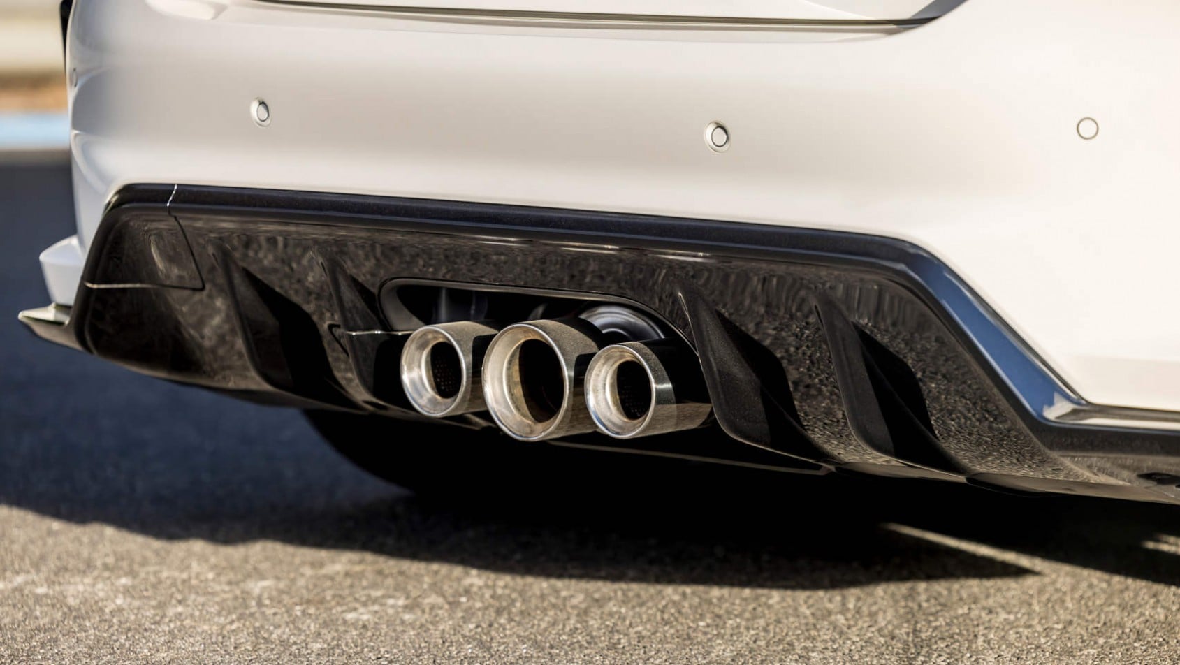 Honda Civic Type R FL5 - charakterystyczny układ wydechowy