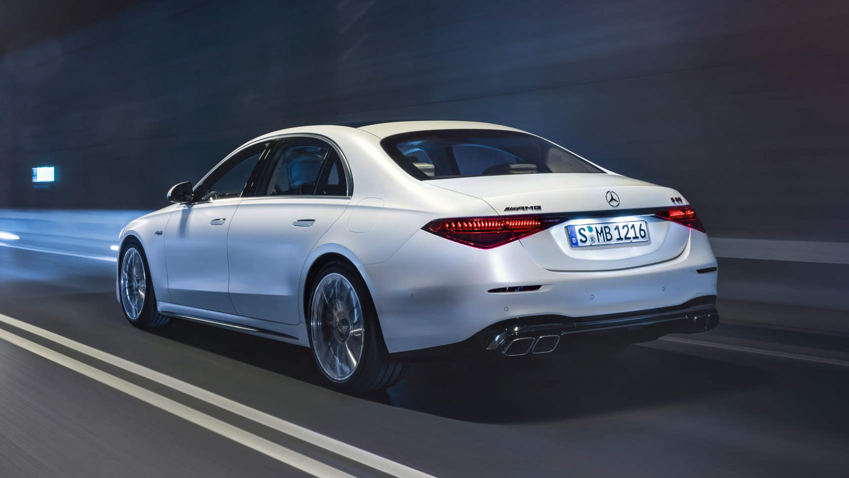 Mercedes-AMG S63 E-Performance z tyłu