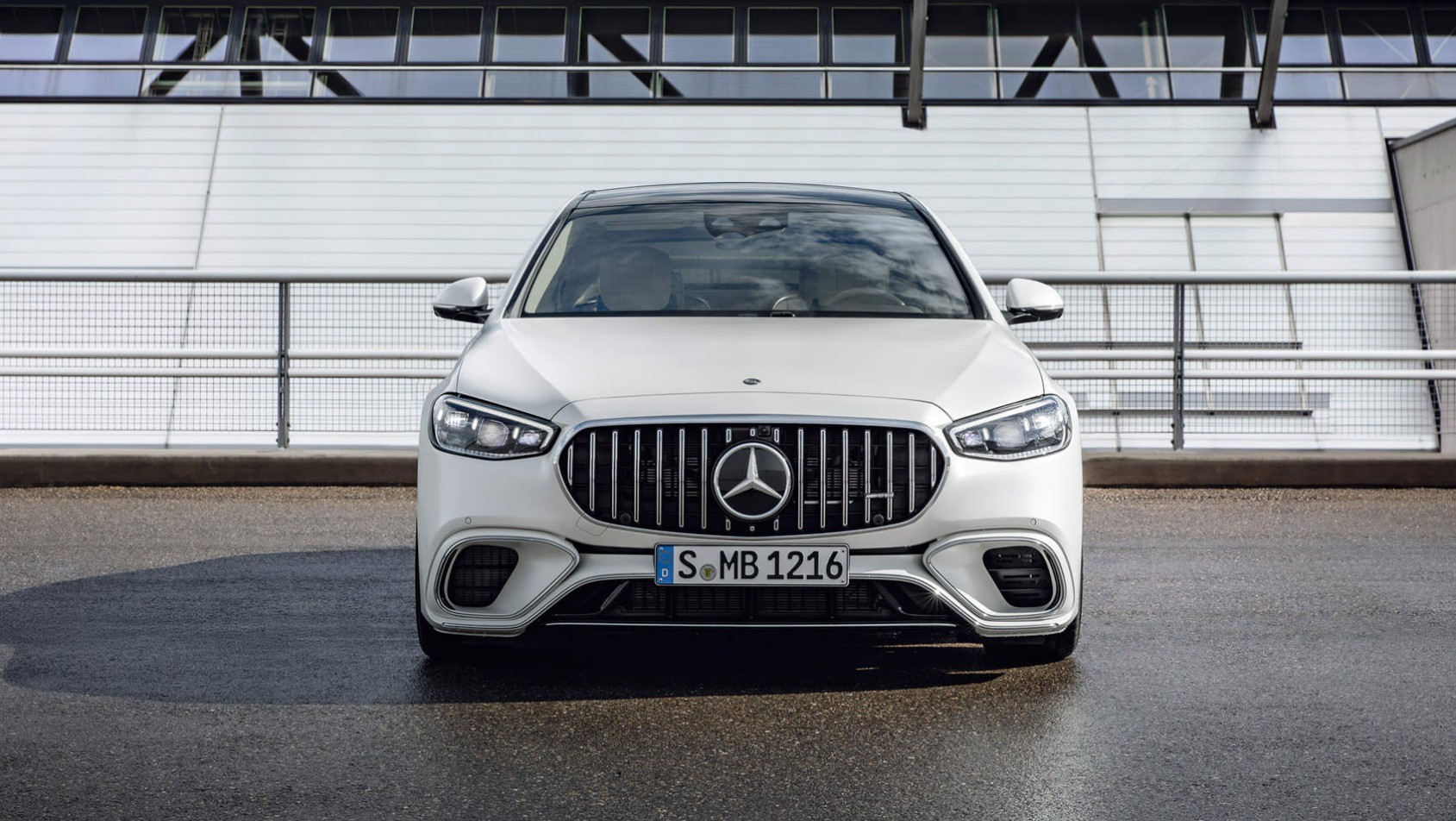 Mercedes-AMG S63 E-Performance - nowy grill