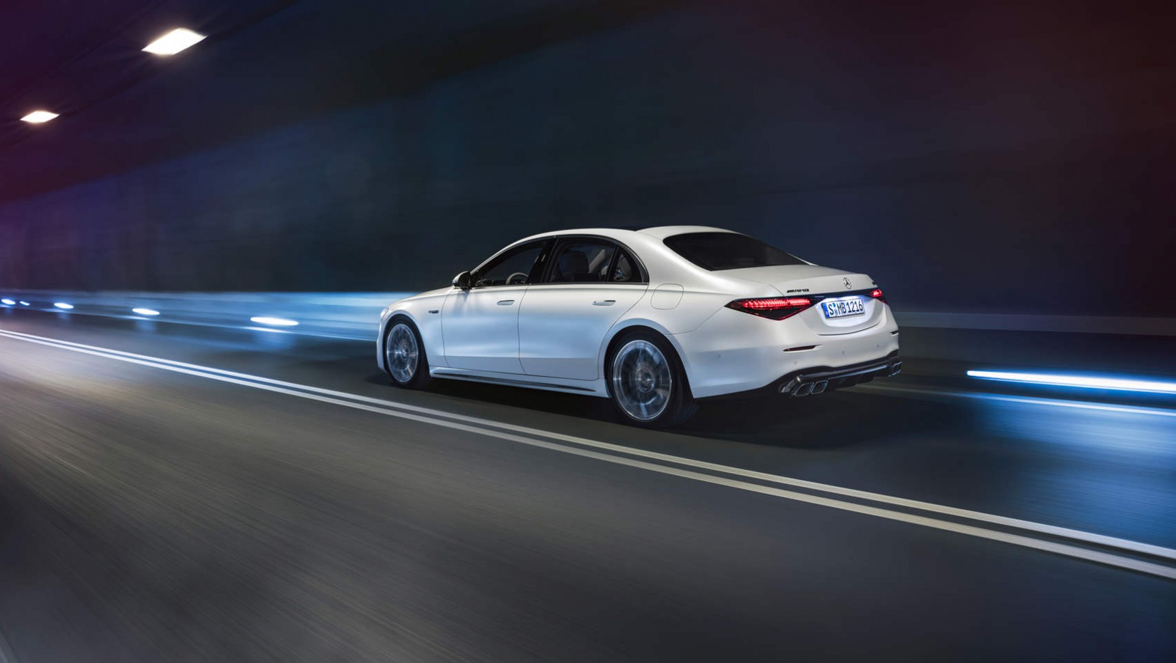 Mercedes-AMG S63 E-Performance w tunelu - widok z boku