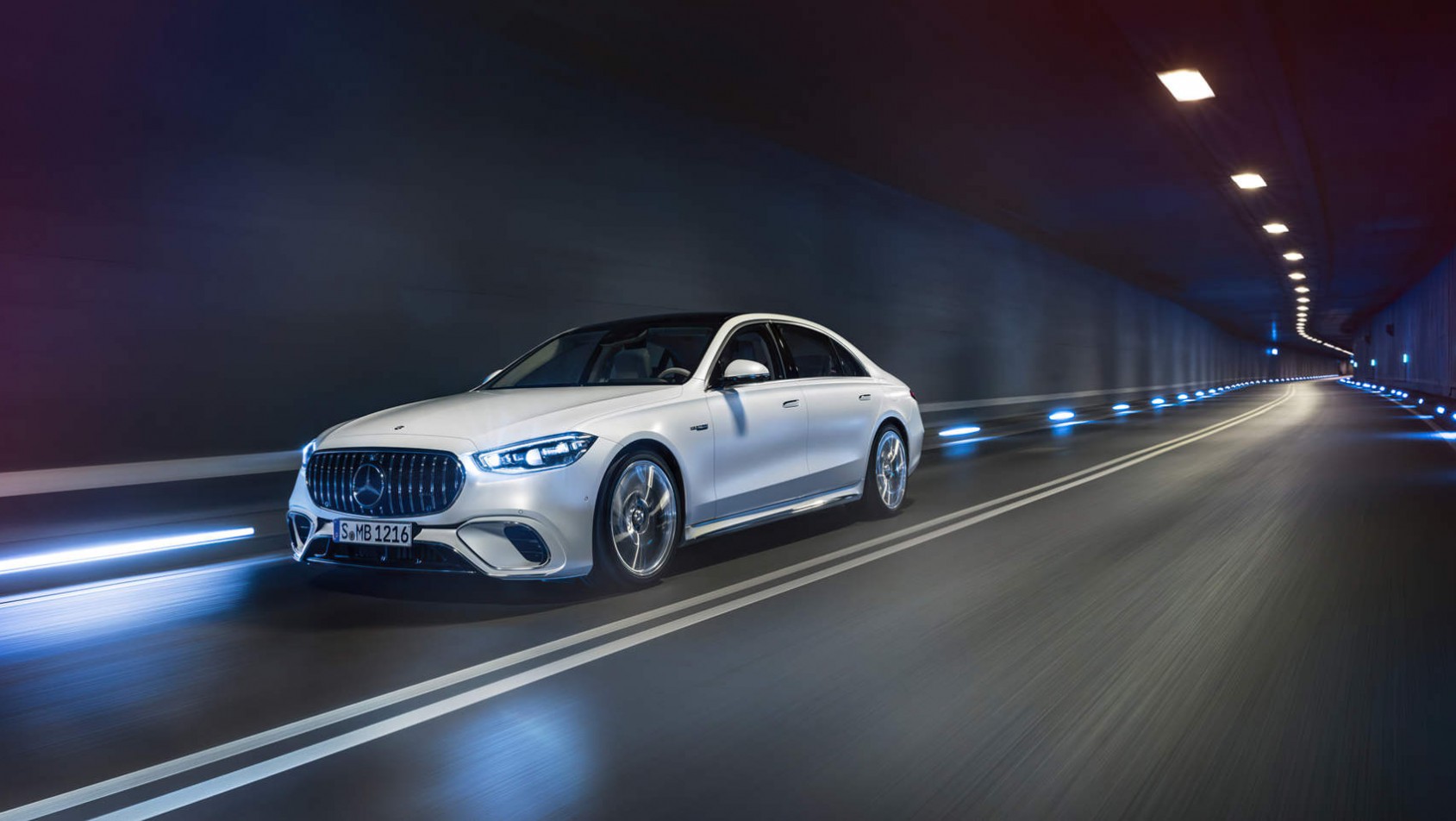 Mercedes-AMG S63 E-Performance podczas jazdy