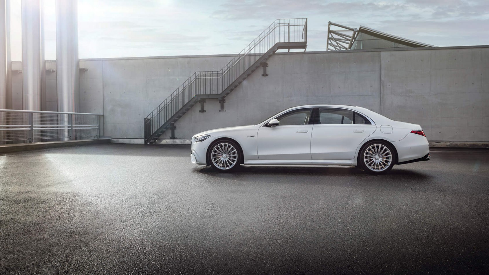 Mercedes-AMG S63 E-Performance - linia auta