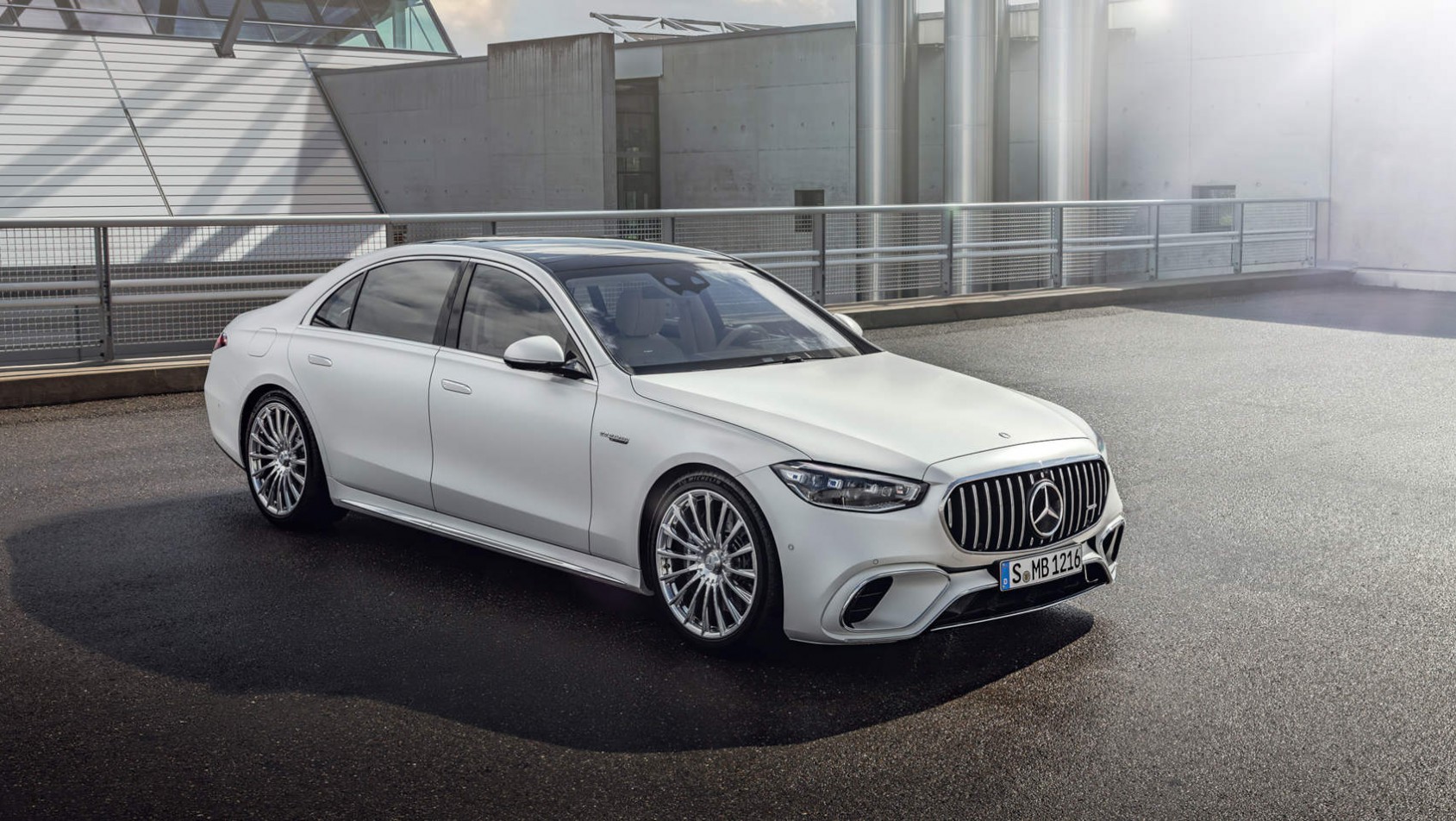 Mercedes-AMG S63 E-Performance - sesja zdjęciowa outdoor