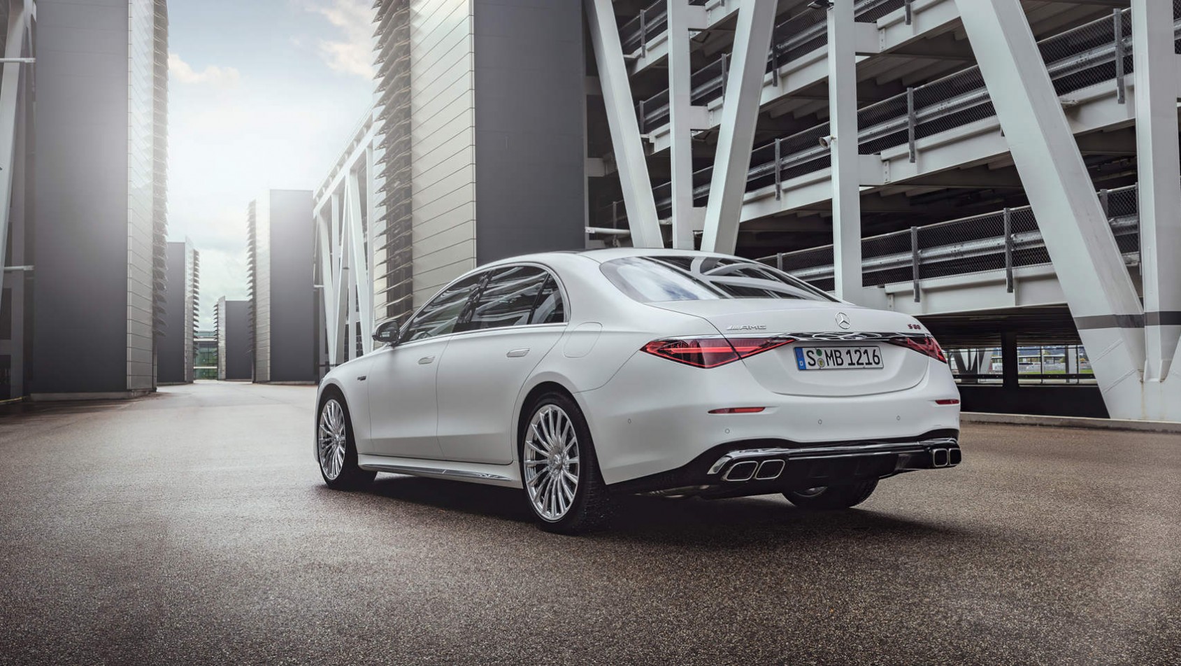 Mercedes-AMG S63 E-Performance - tył auta