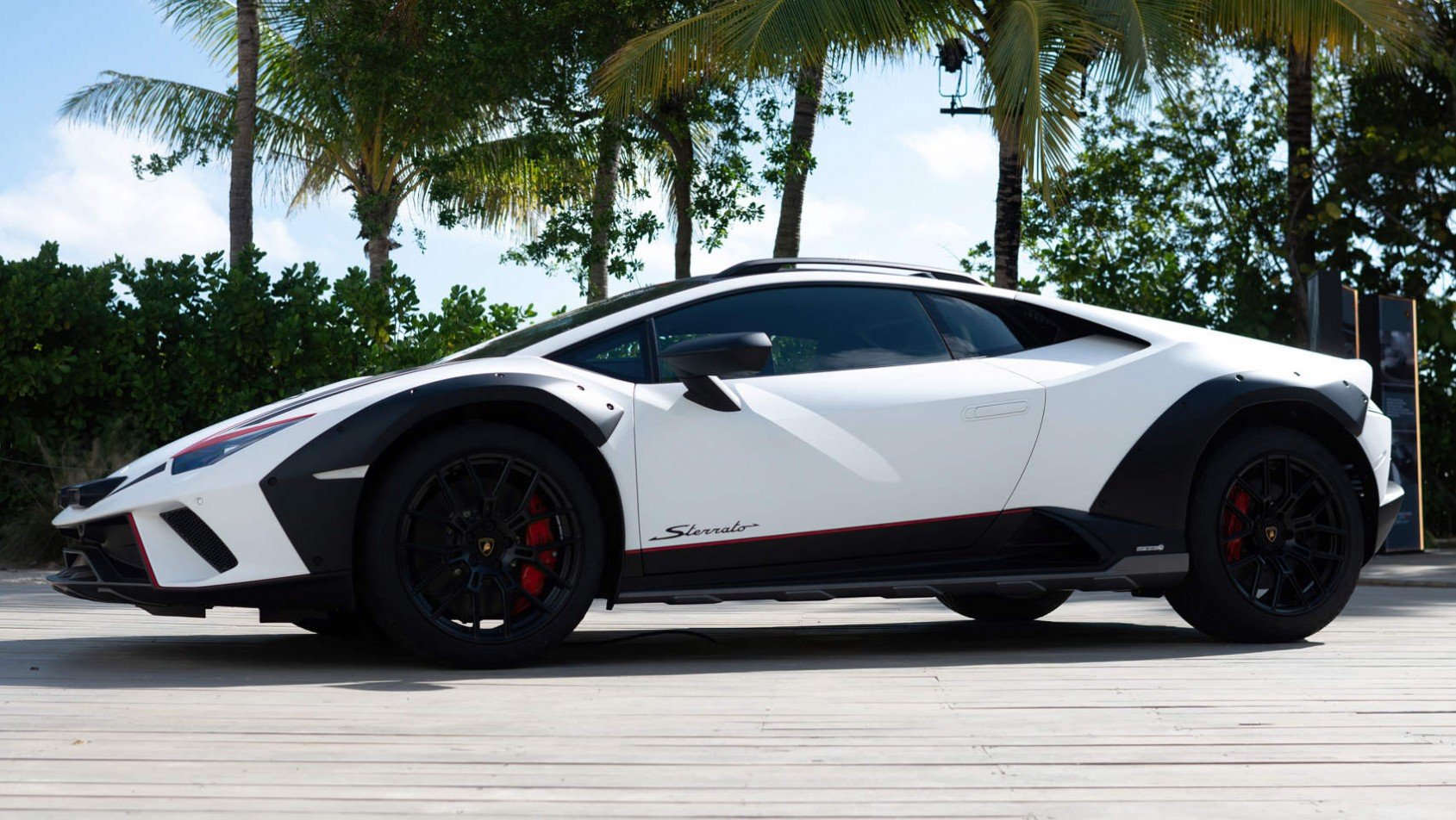 Lamborghini Huracan Sterrato - podbija bezdroża