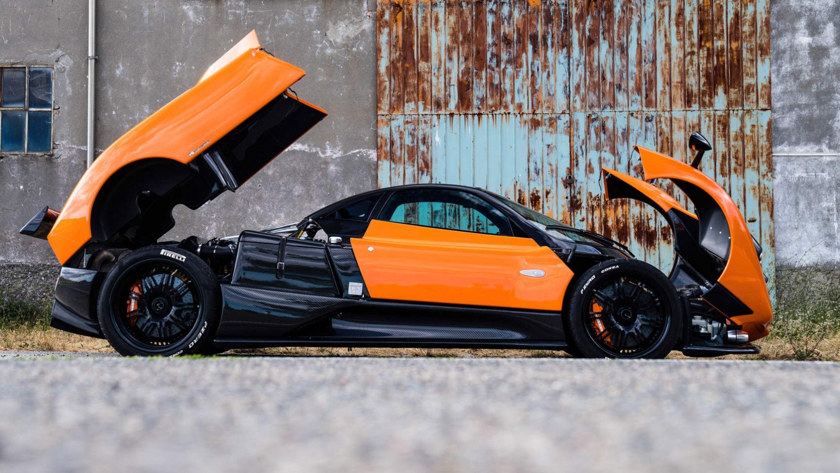 Pagani Zonda F - otwarta maska