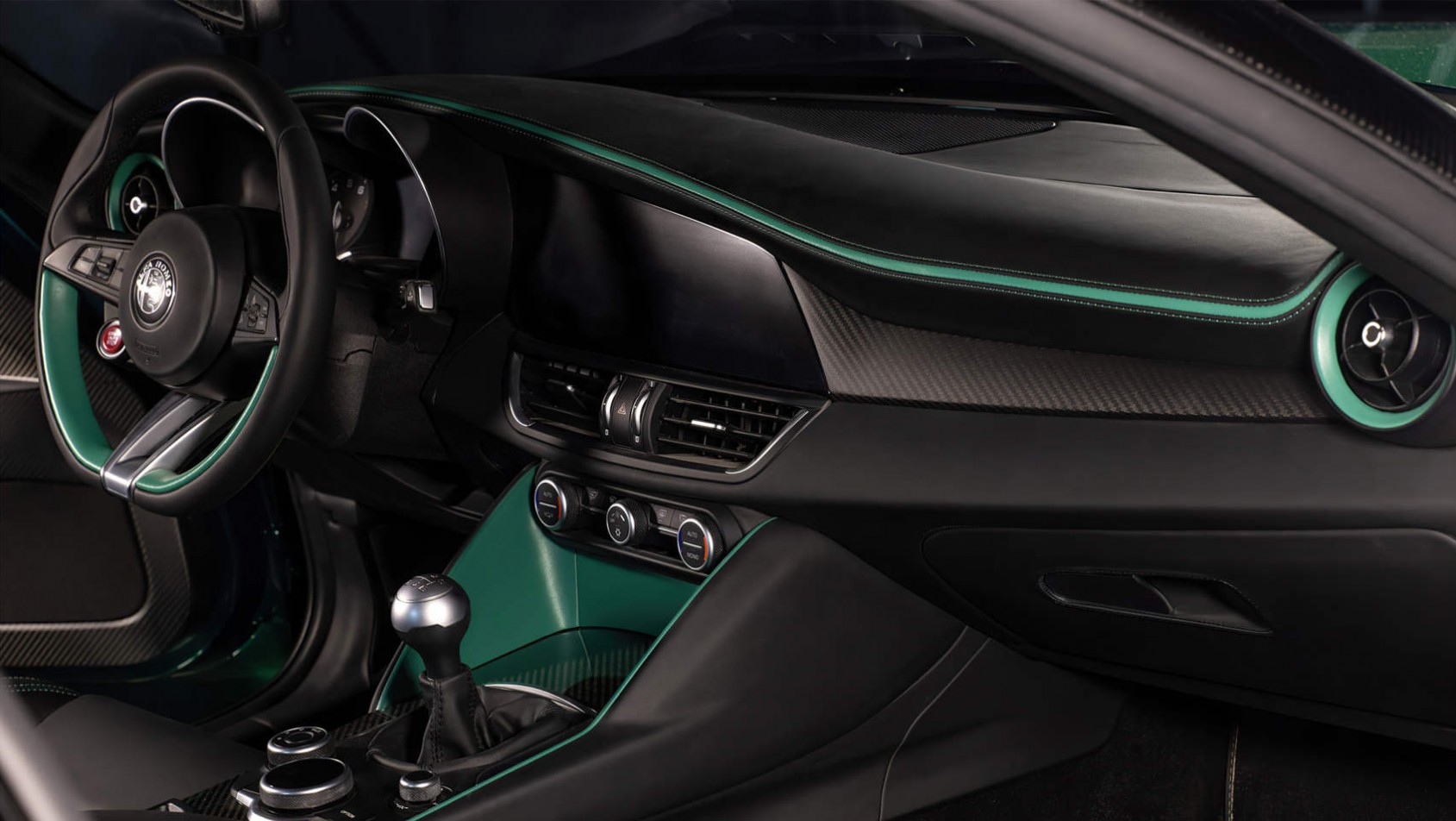 Alfa Romeo Giulia SWB Zagato - wnętrze