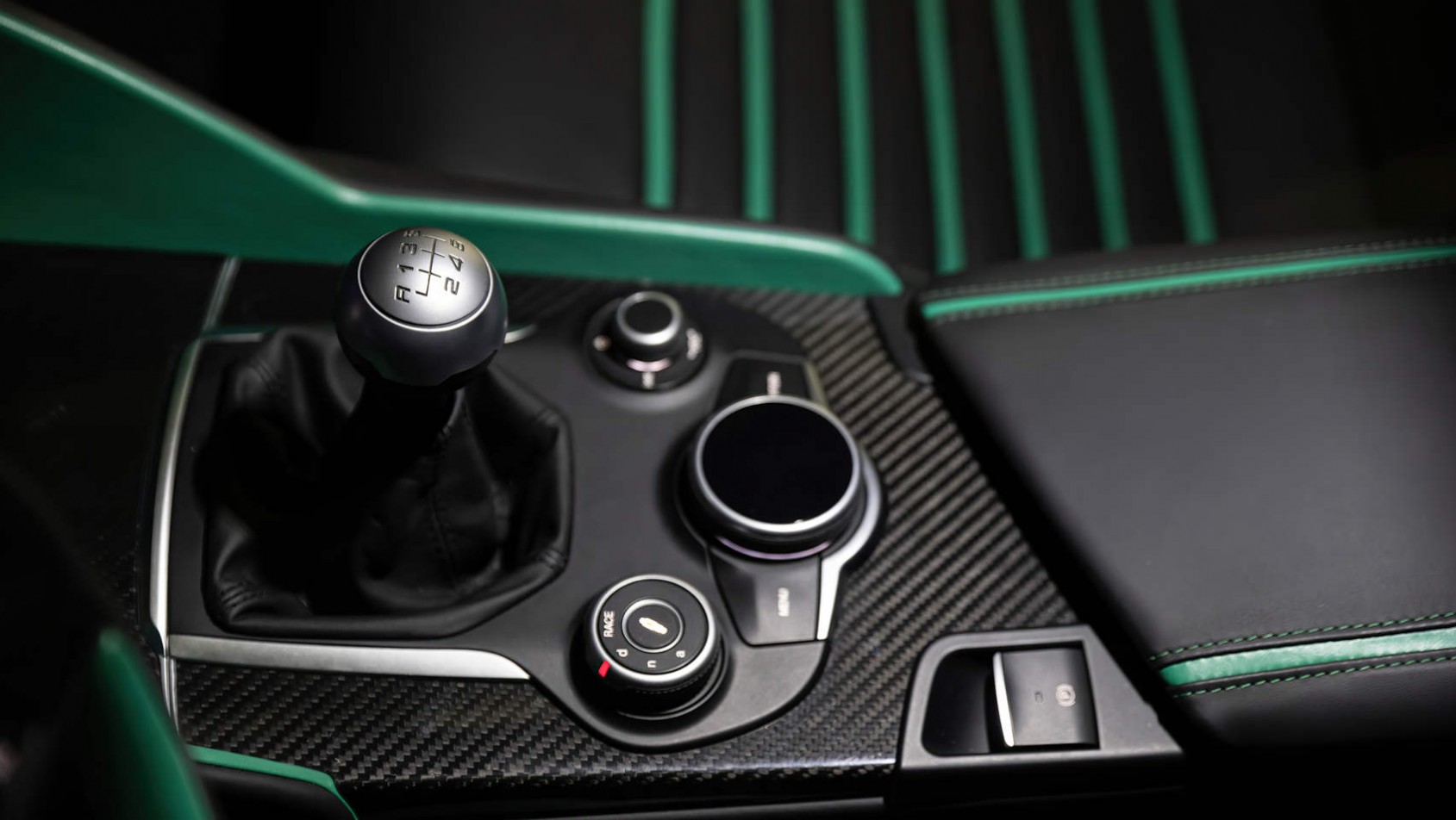 Alfa Romeo Giulia SWB Zagato - ręczna skrzynia biegów