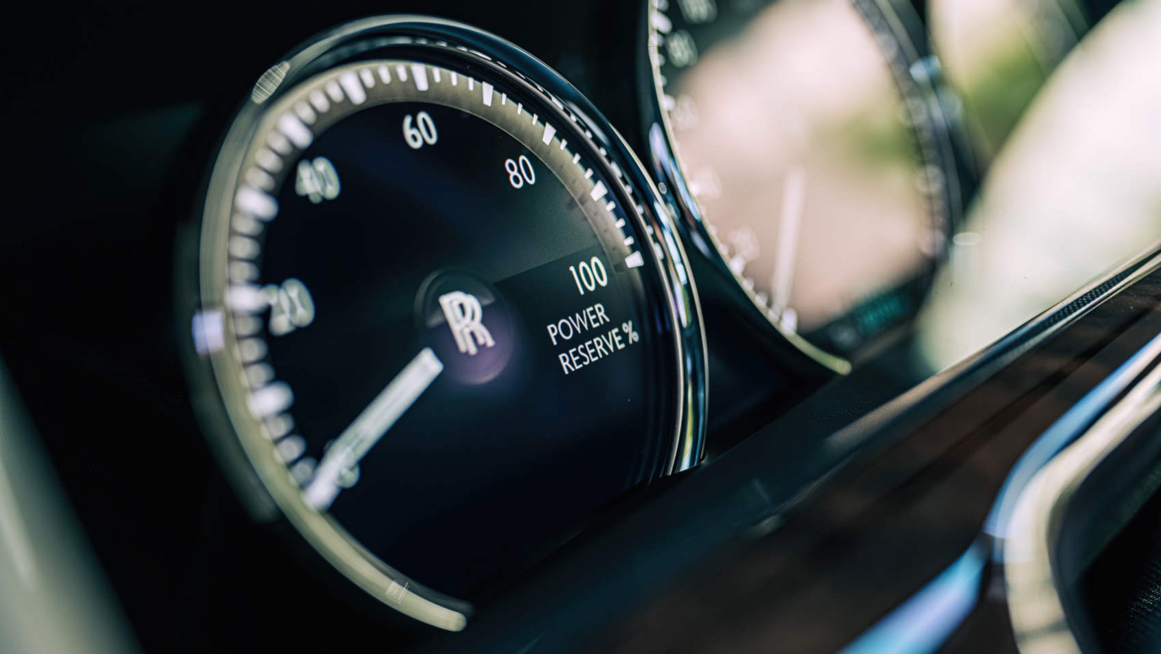 Rolls-Royce Phantom EWB - eleganckie zegary