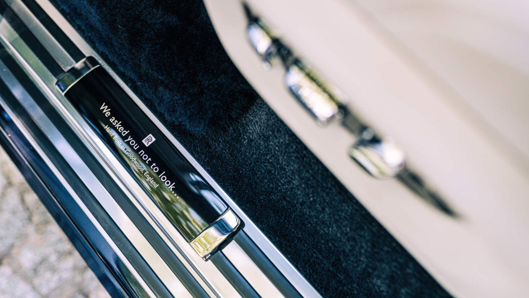 Rolls-Royce Phantom EWB - progi