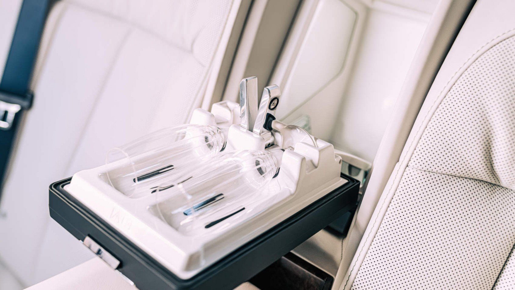 Rolls-Royce Phantom EWB - luksusowe wyposażenie wnętrza