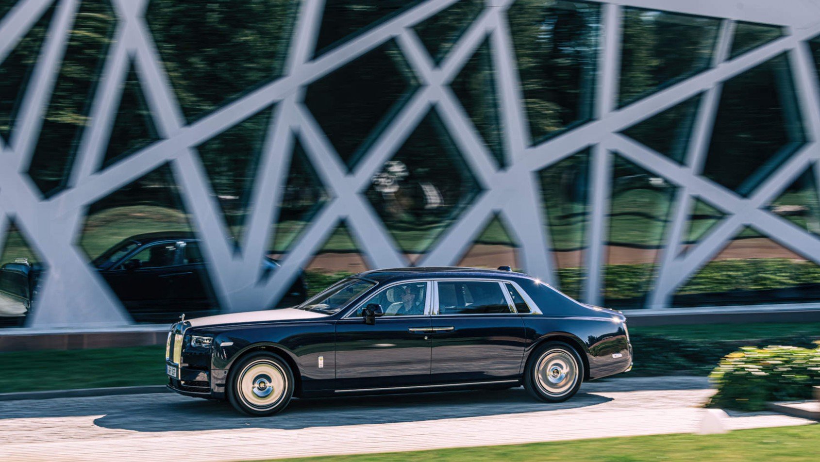 Rolls-Royce Phantom EWB - w ruchu
