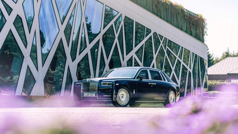 Rolls-Royce Phantom EWB w Hotelu Narvil