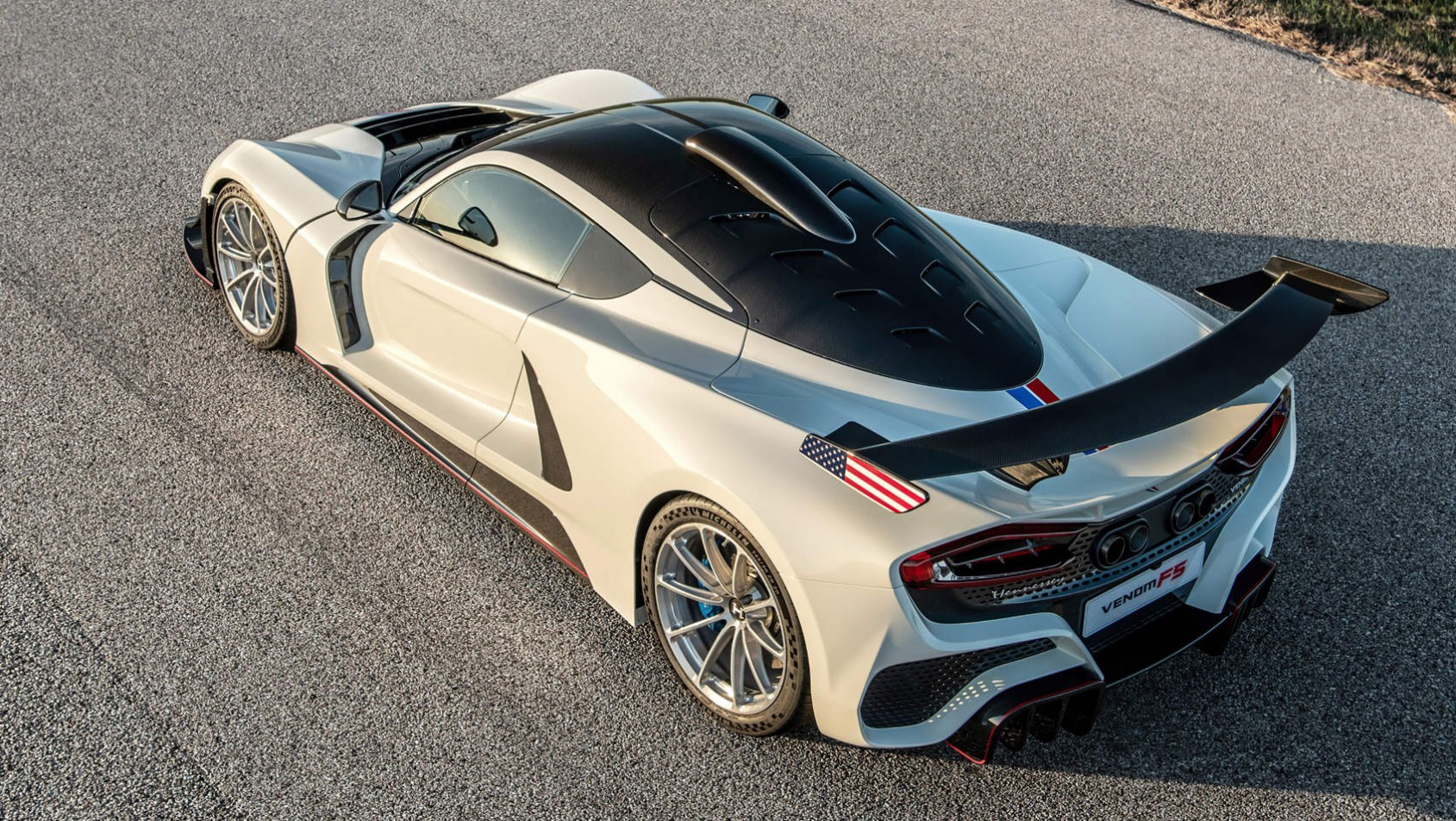 Hennessey Venom F5 Revolution - bok auta