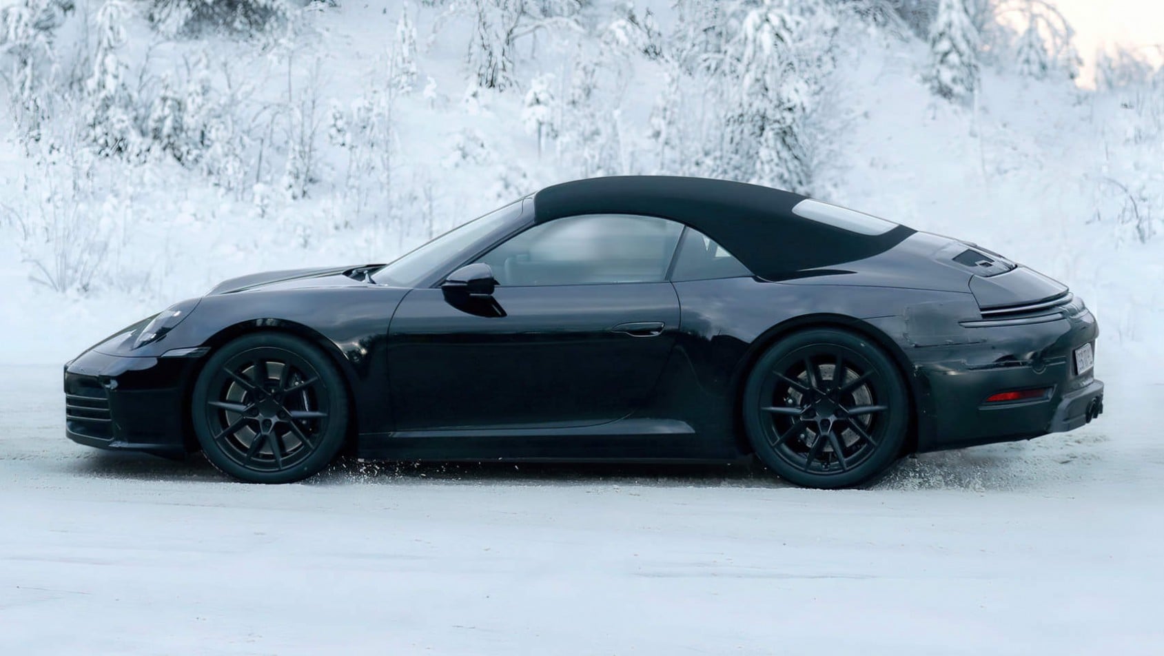 Porsche 992.2 Cabrio - bok