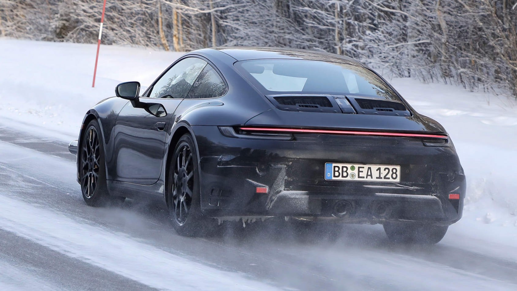 Porsche 992.2 Coupe - tył-lewy