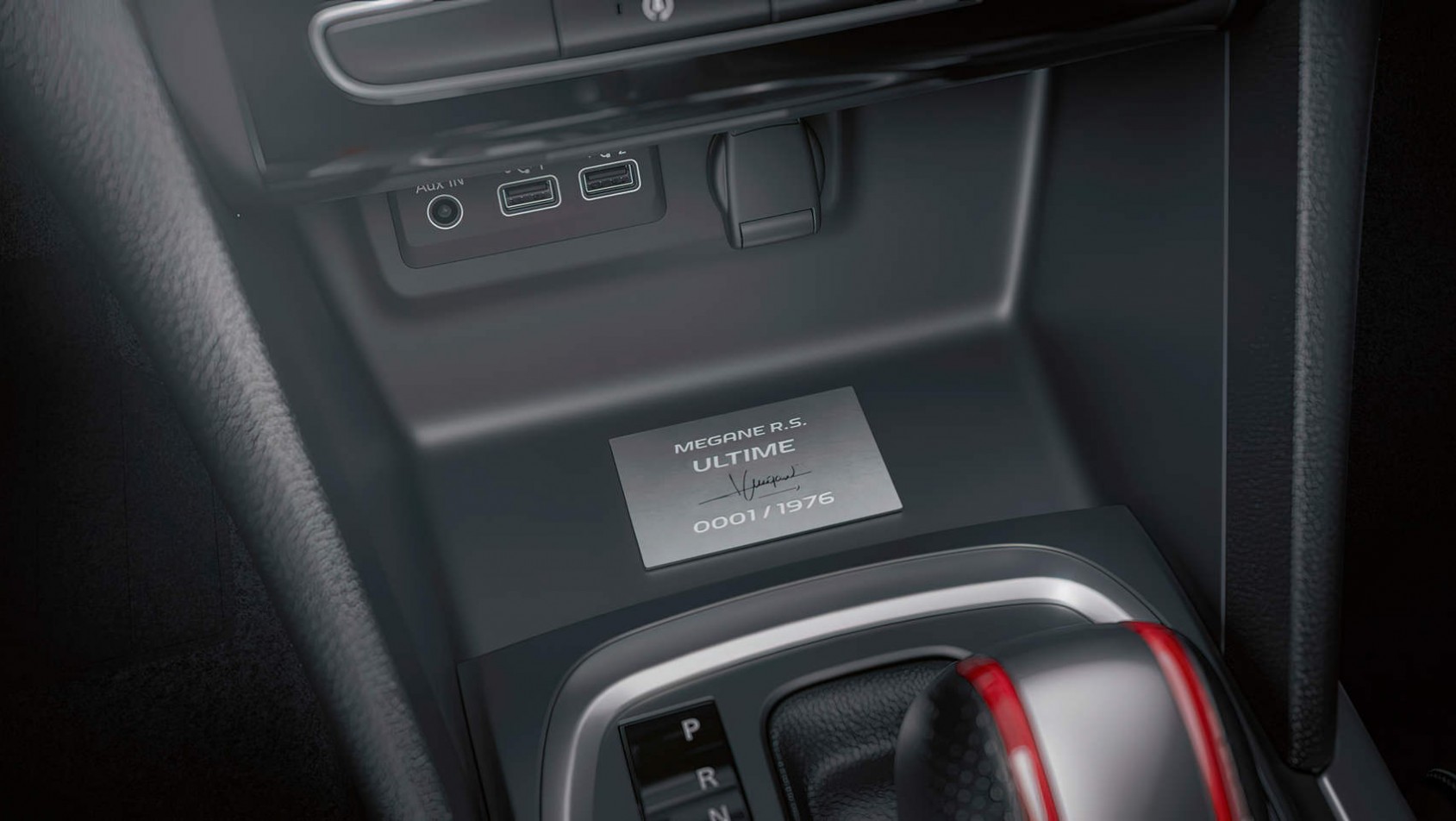 Renault Megane RS Ultime detal konsoli