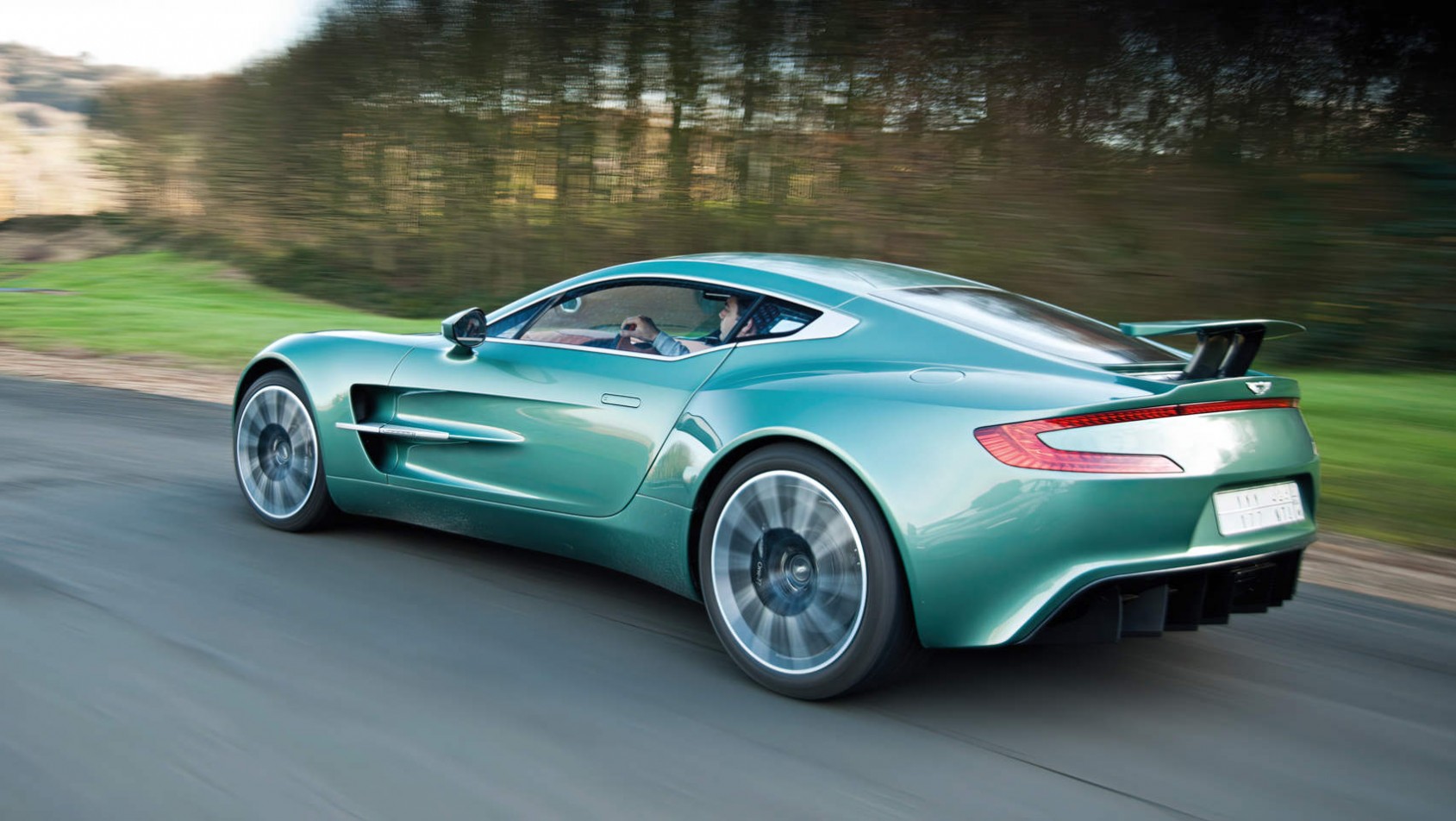 Aston Martin One-77 - tył