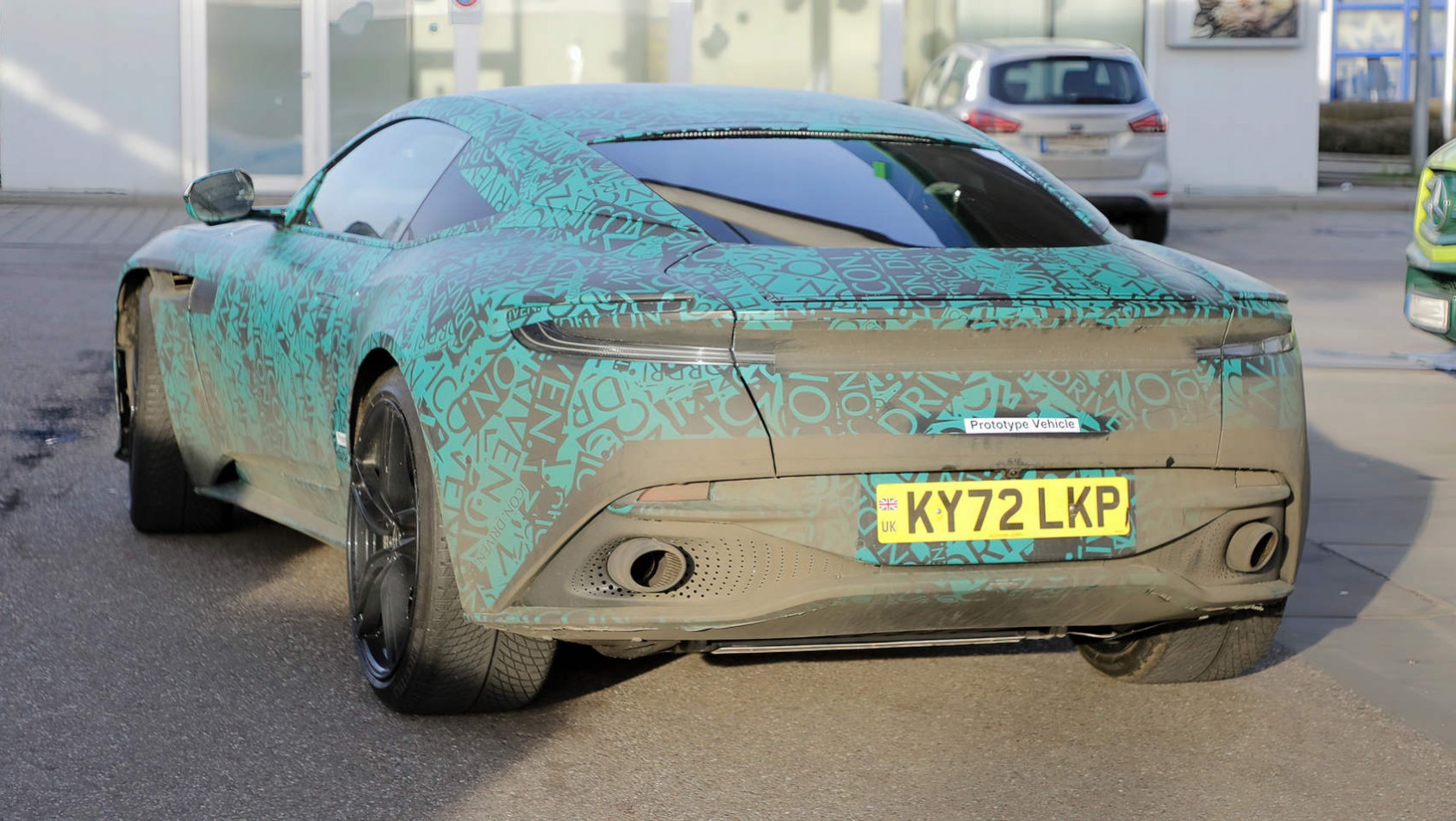Aston Martin DB12 Aston Martin DB12 lewy tył
