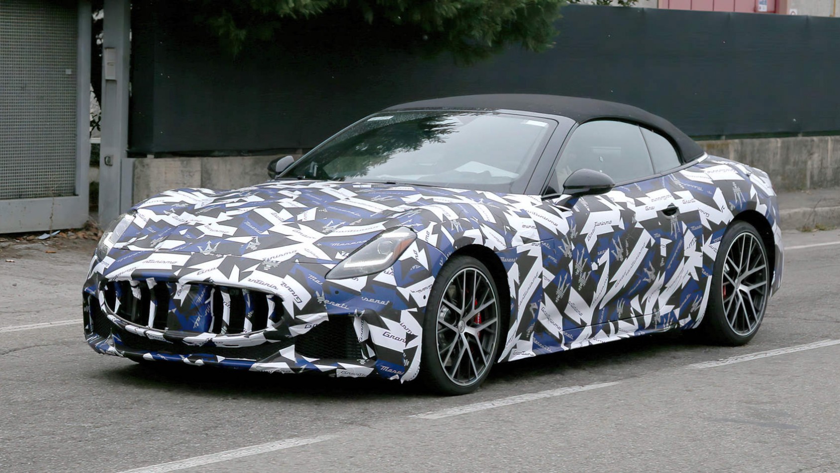 Maserati GranCabrio 2023 spy shot