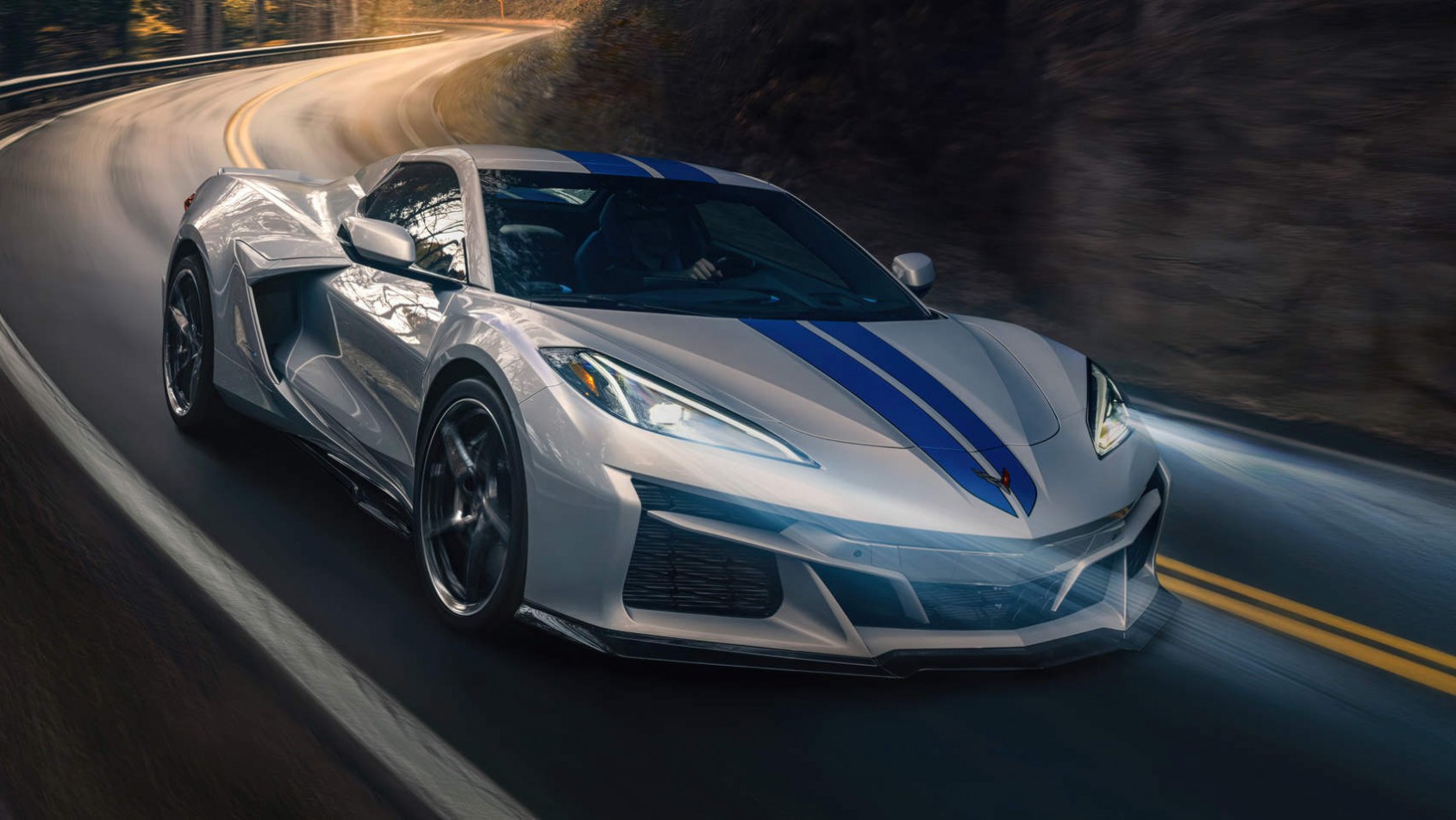 Chevrolet Corvette E-Ray - przód prawy