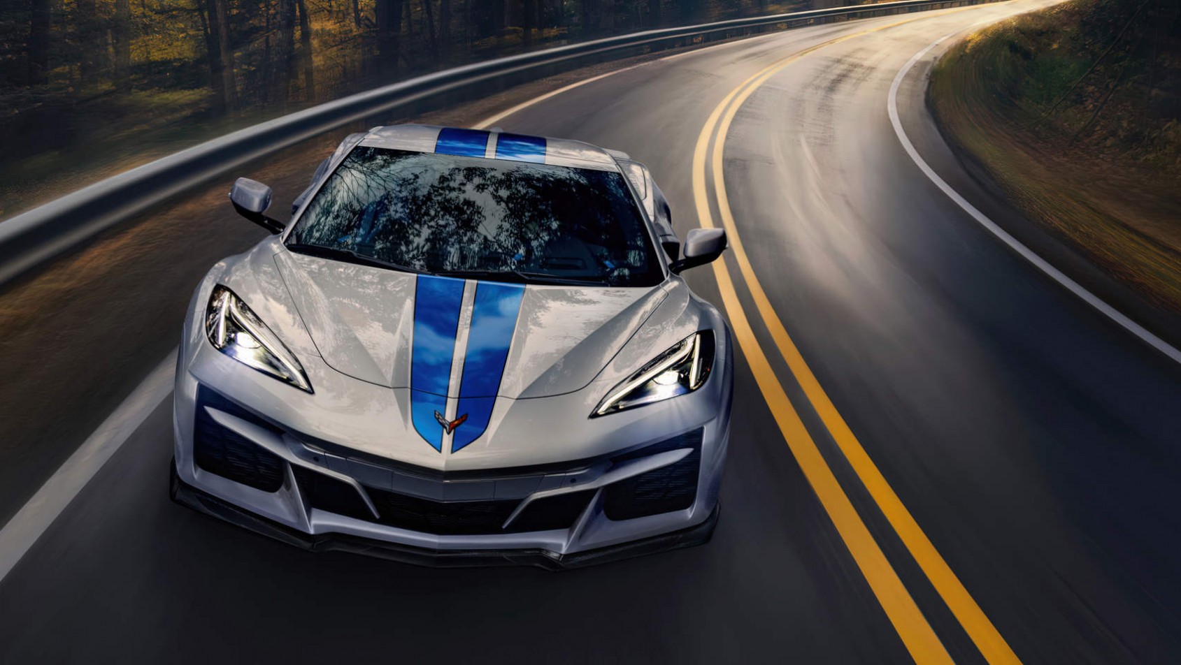 Chevrolet Corvette E-Ray - przód biały