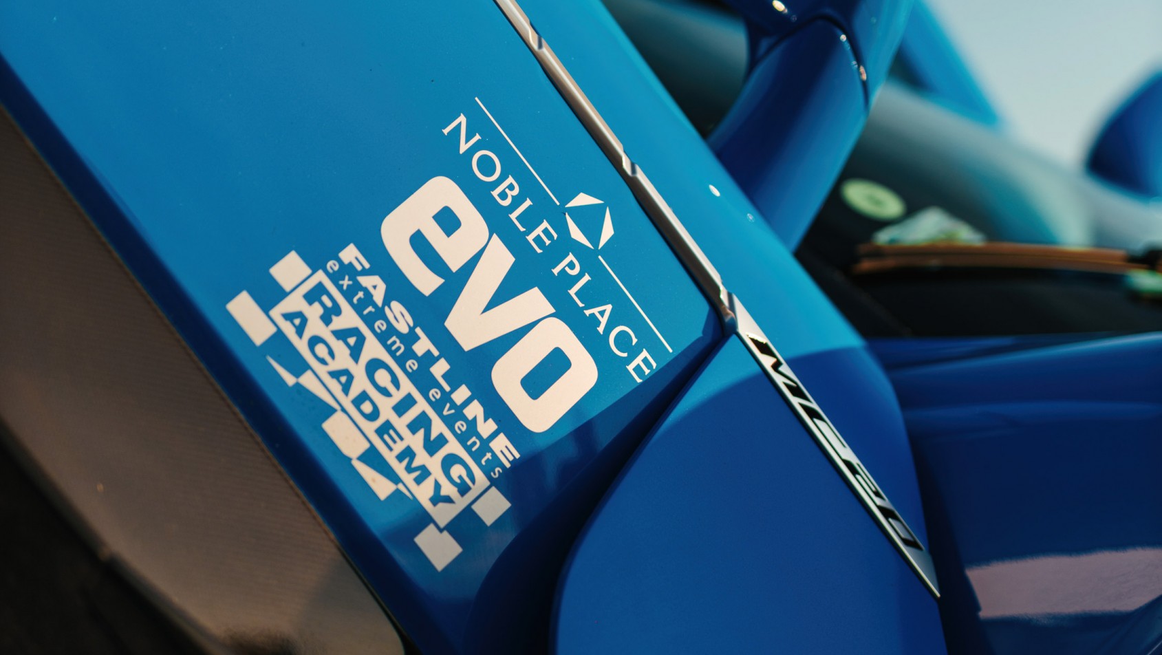 Fastline Racing Academy - Heels on the Track Heels on the Track partnerzy