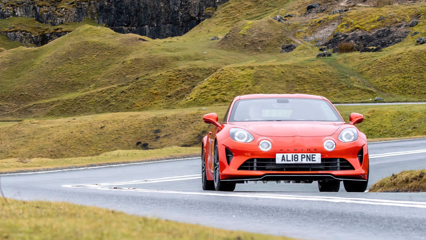Alpine A110S - przód dynamiczne