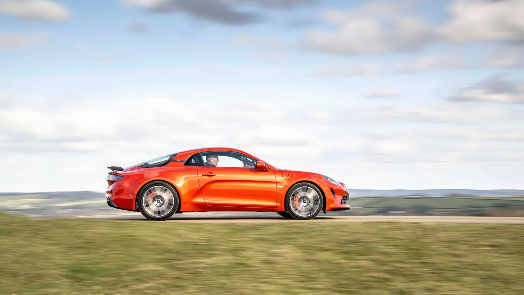 2023 Alpine A110S prawy profil dynamicznie