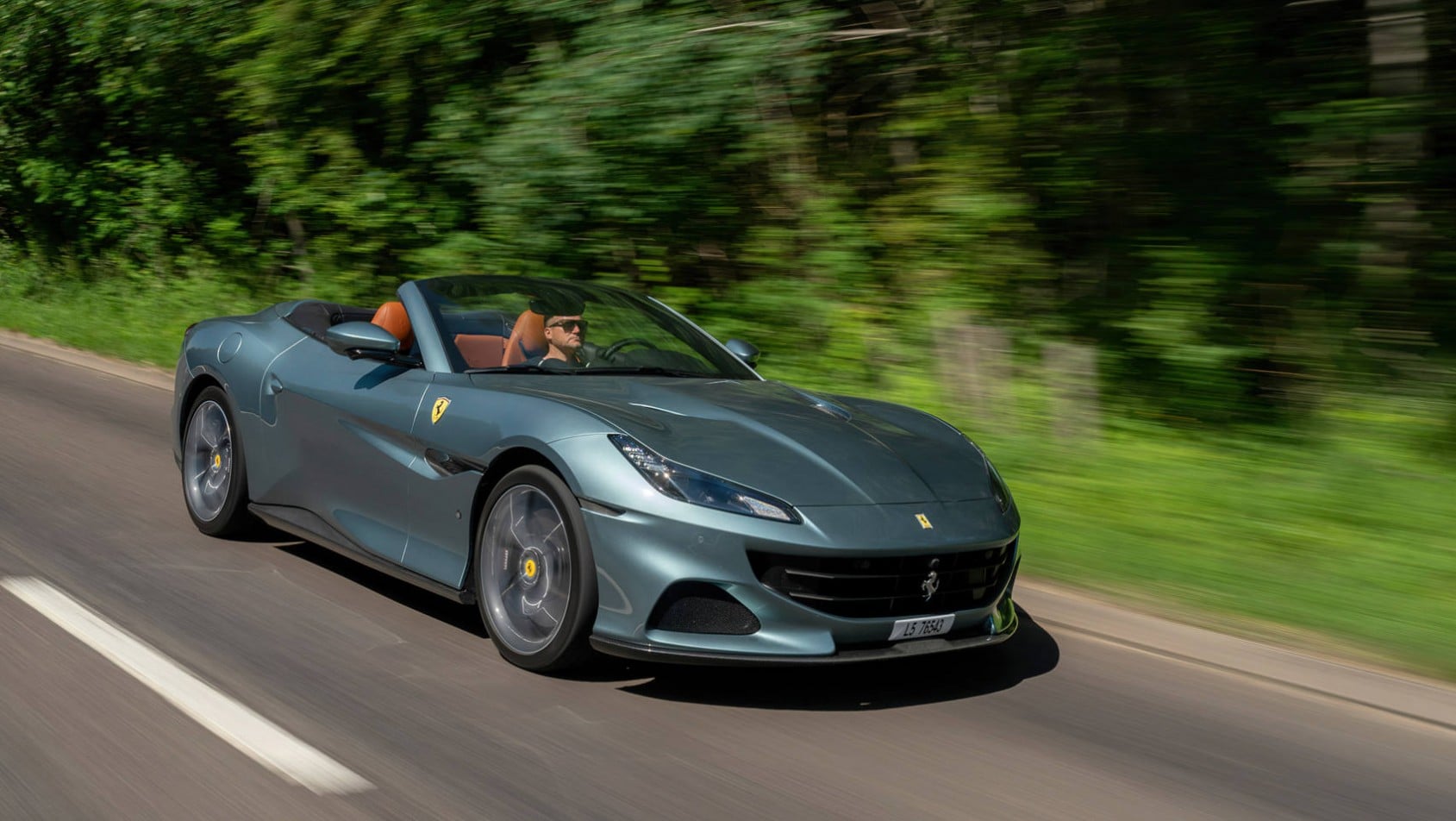 2023 Ferrari Portofino M - przód dynamiczne