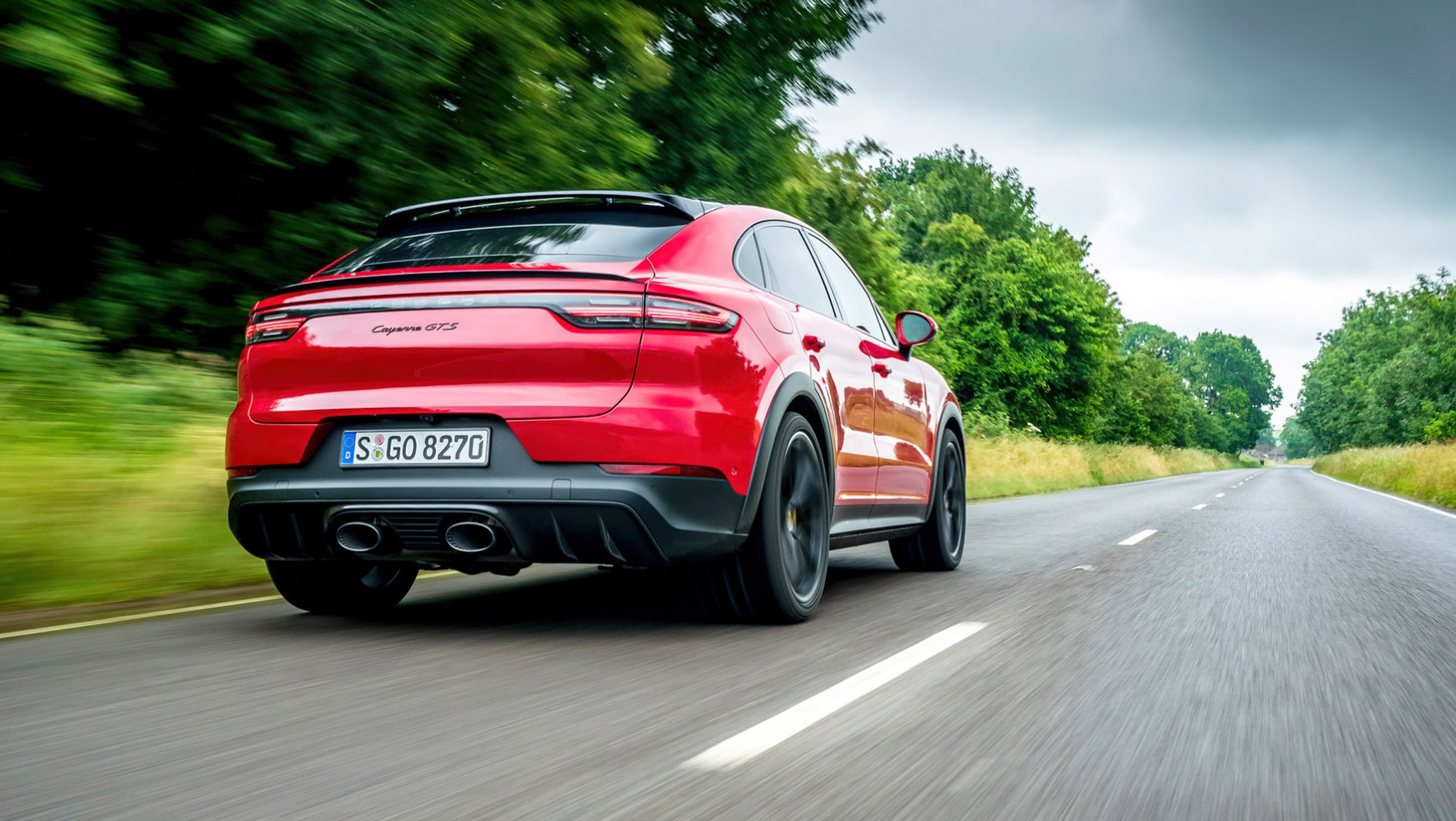 Porsche Cayenne GTS prawy tył dynamiczne