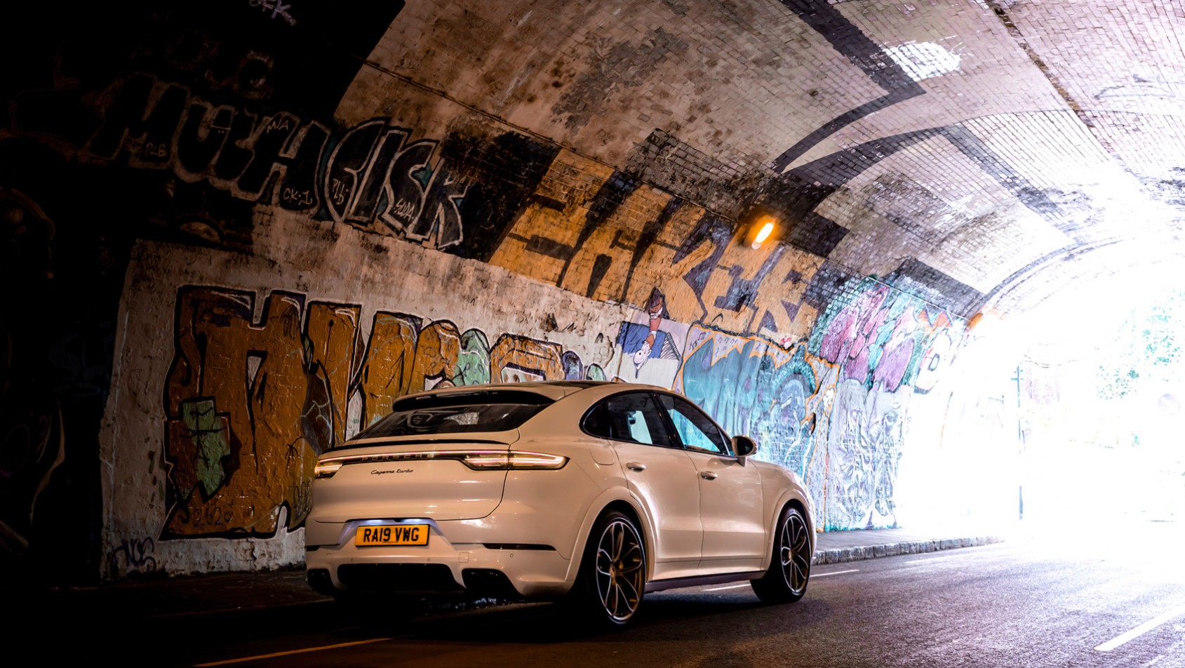 Porsche Cayenne Turbo prawy tył