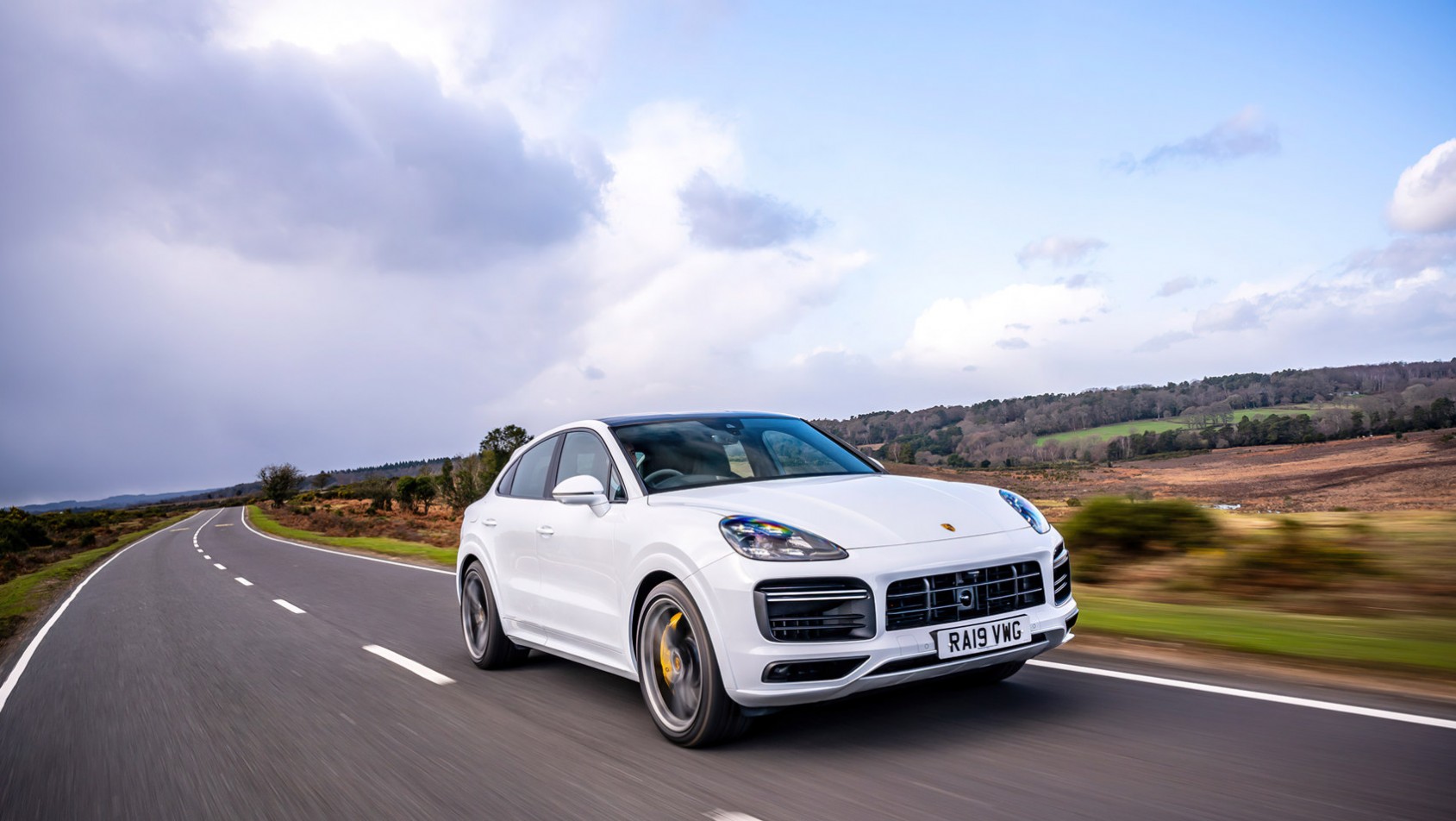 Porsche Cayenne Turbo Coupe dynamiczne prawy przód