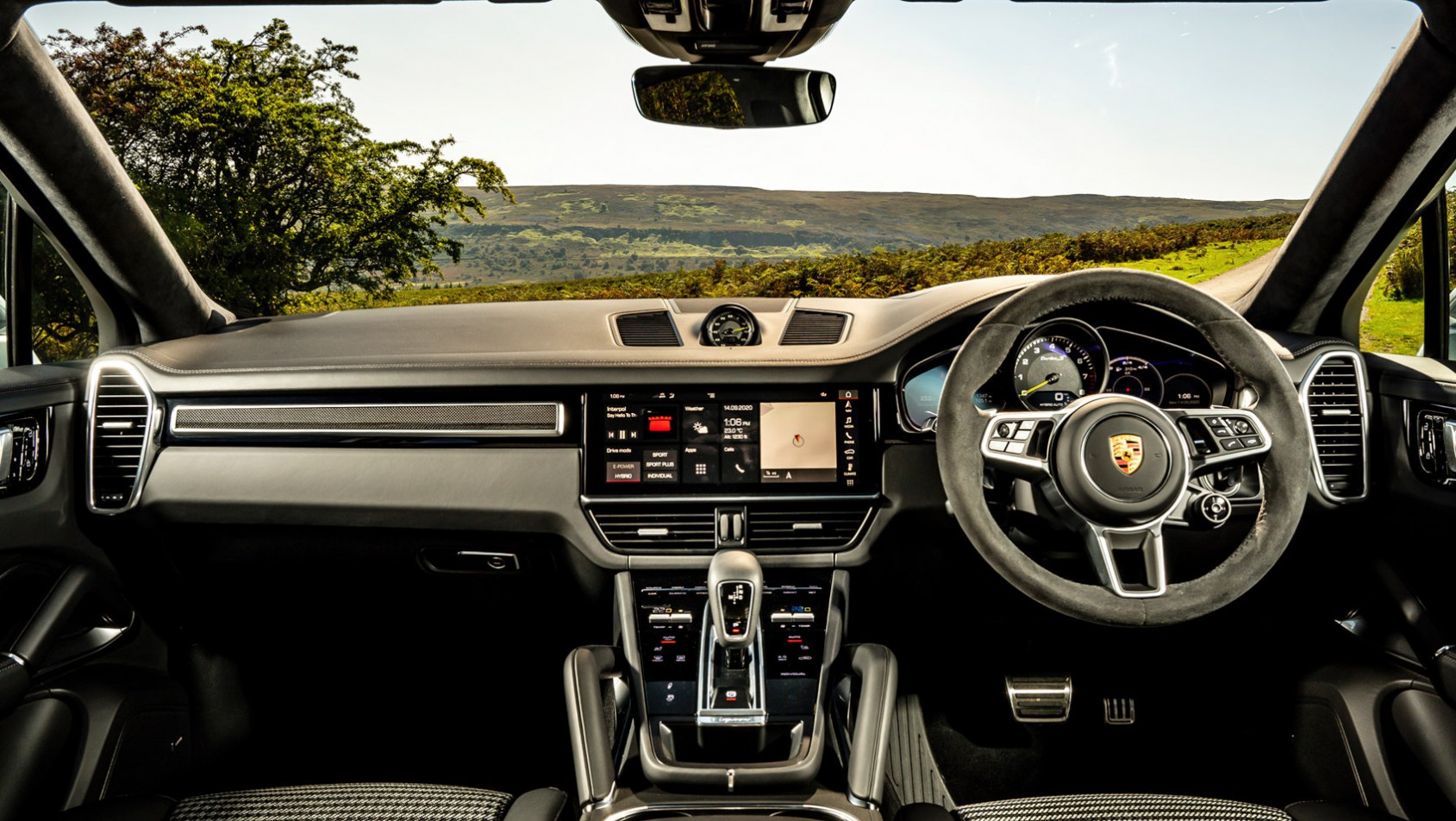 Porsche Cayenne Turbo S E-Hybrid kokpit