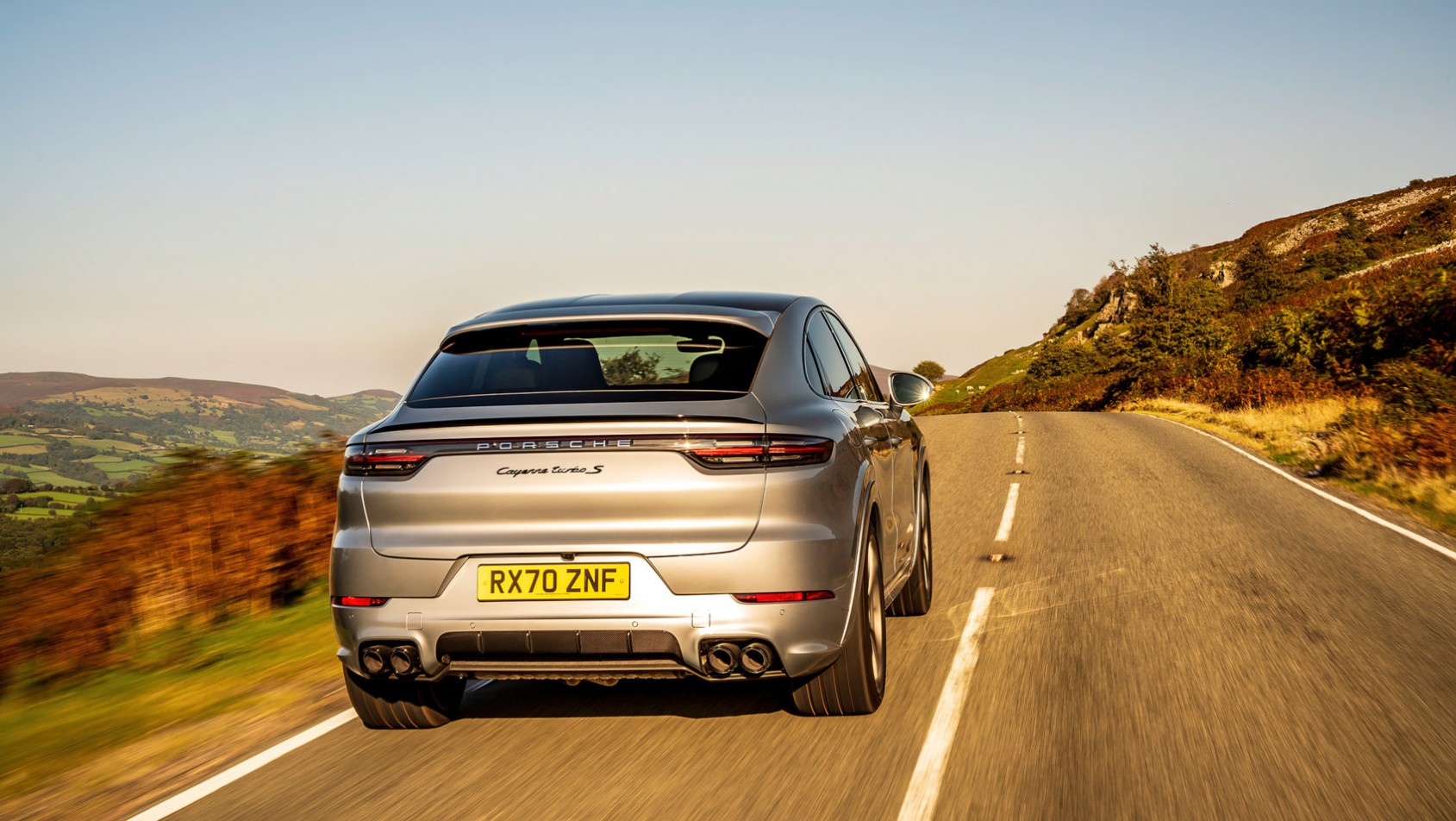 Porsche Cayenne Turbo S E-Hybrid Coupe tył dynamiczne