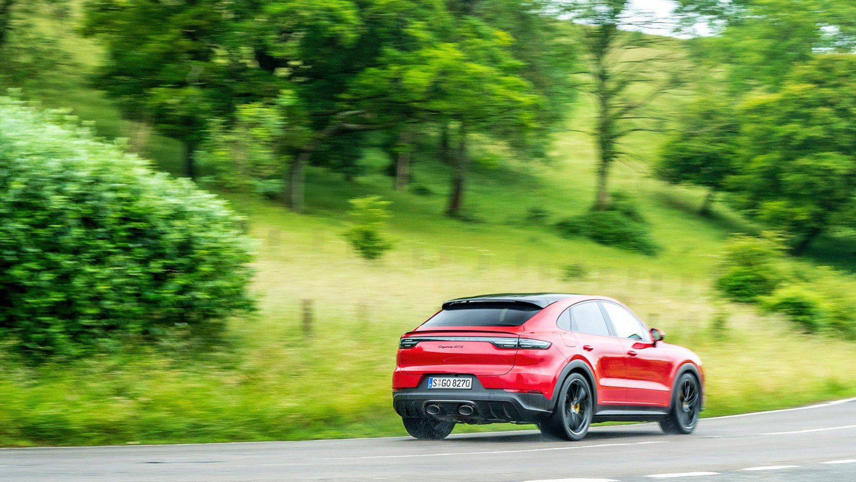Porsche Cayenne GTS Coupe prawy tył oddalenie