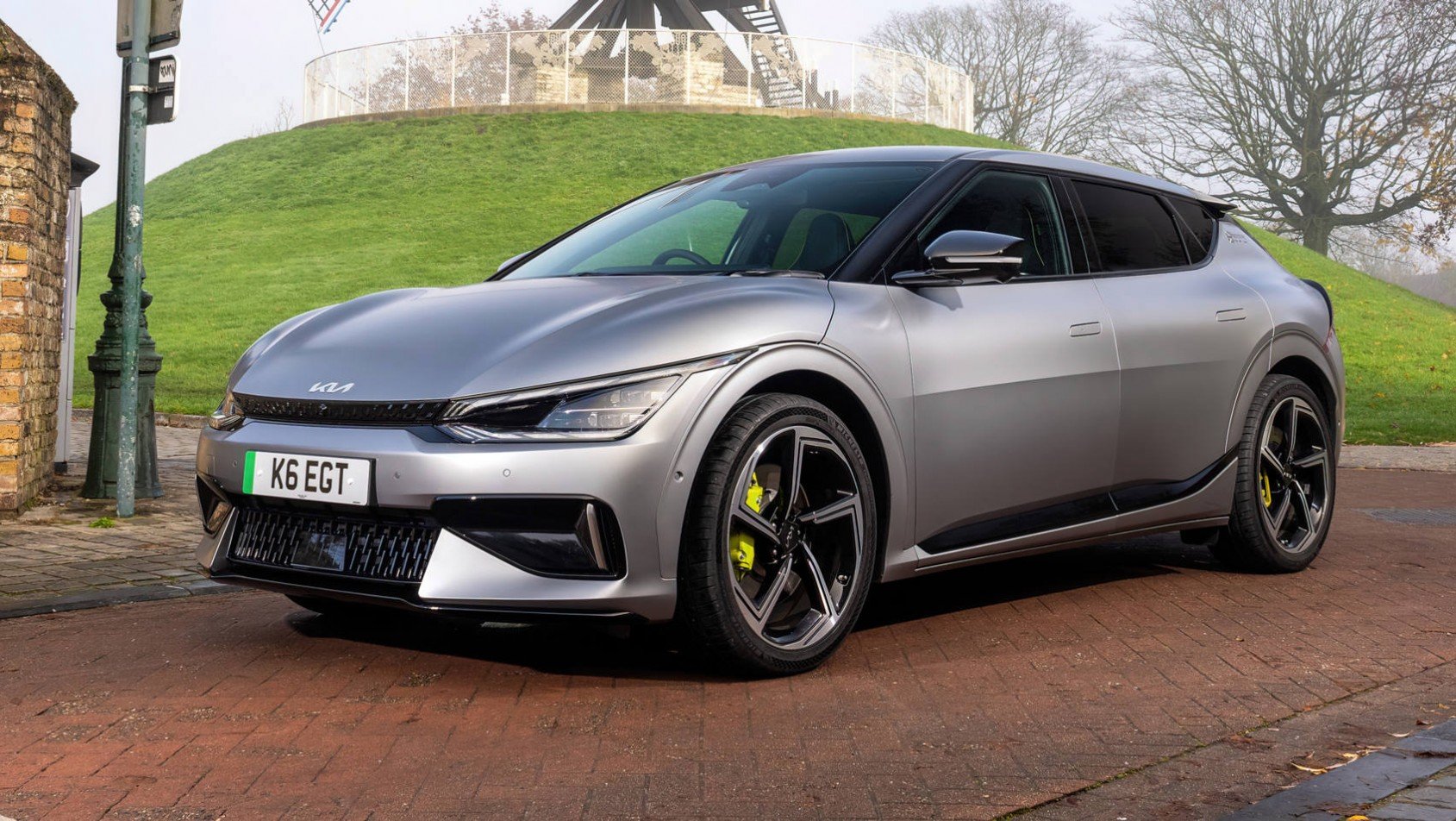 Kia EV6 GT lewy przód statycznie