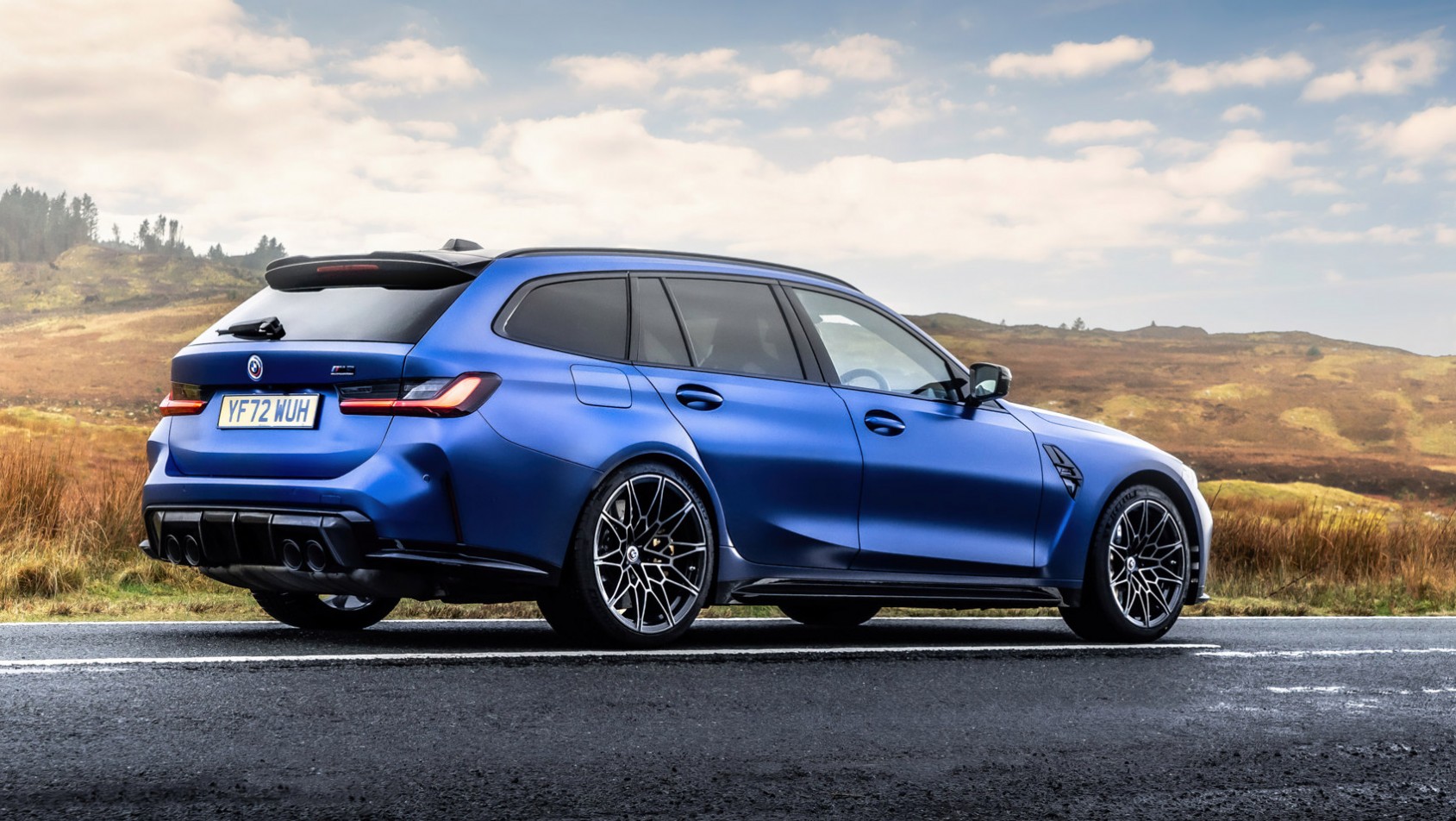 2023 BMW M3 Touring tył z dołu