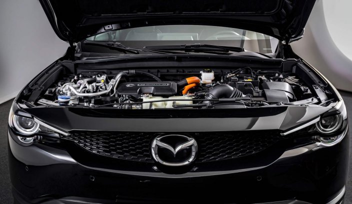 Mazda MX-30 E-Skyactiv R-EV maska