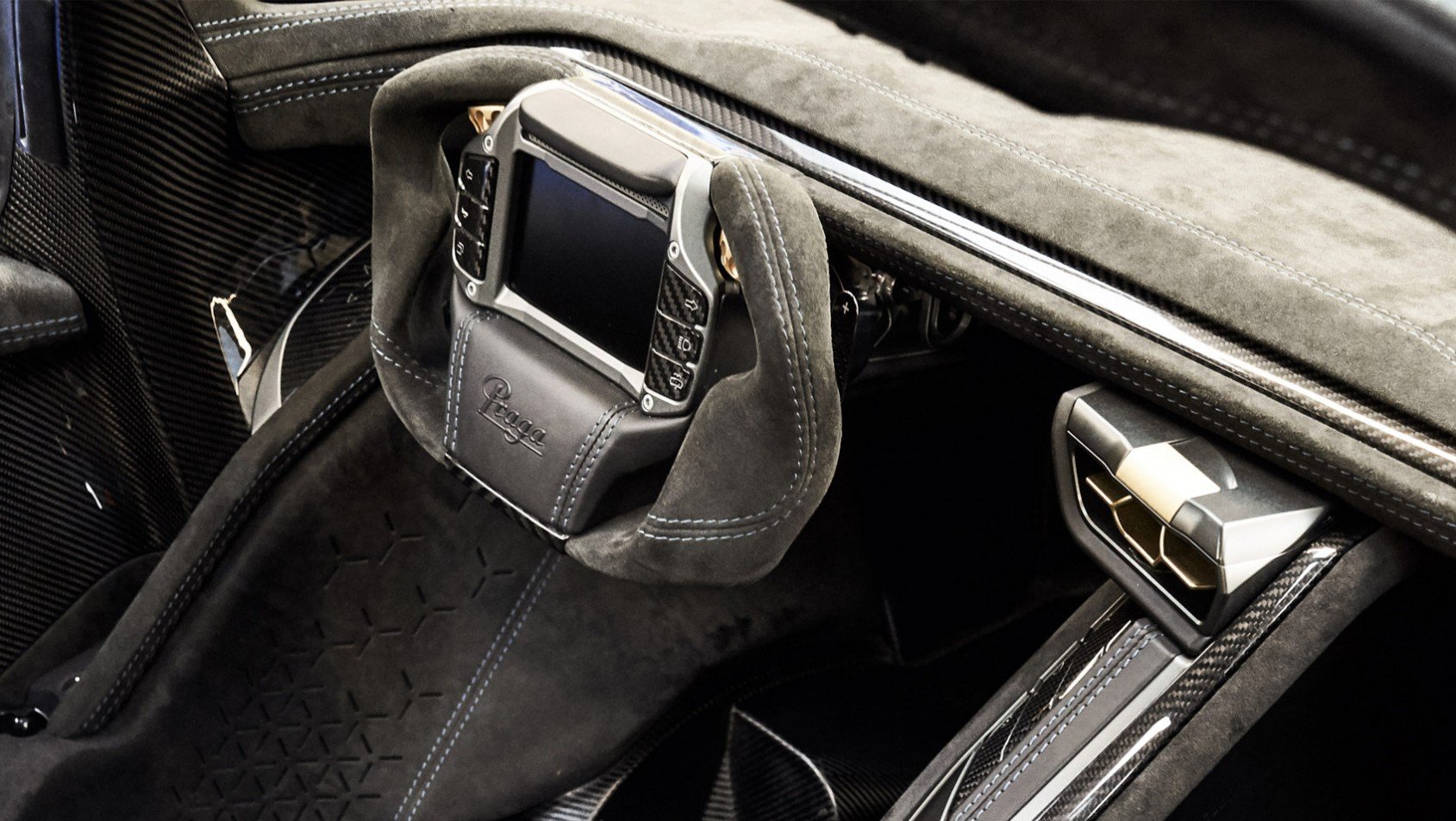 Praga Bohema kierownica