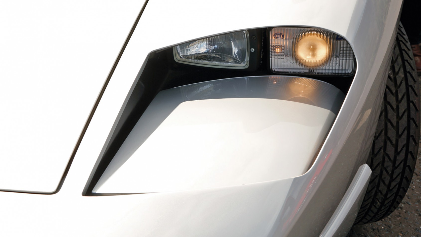 Isdera Imperator Isdera Imperator 108i headlamp