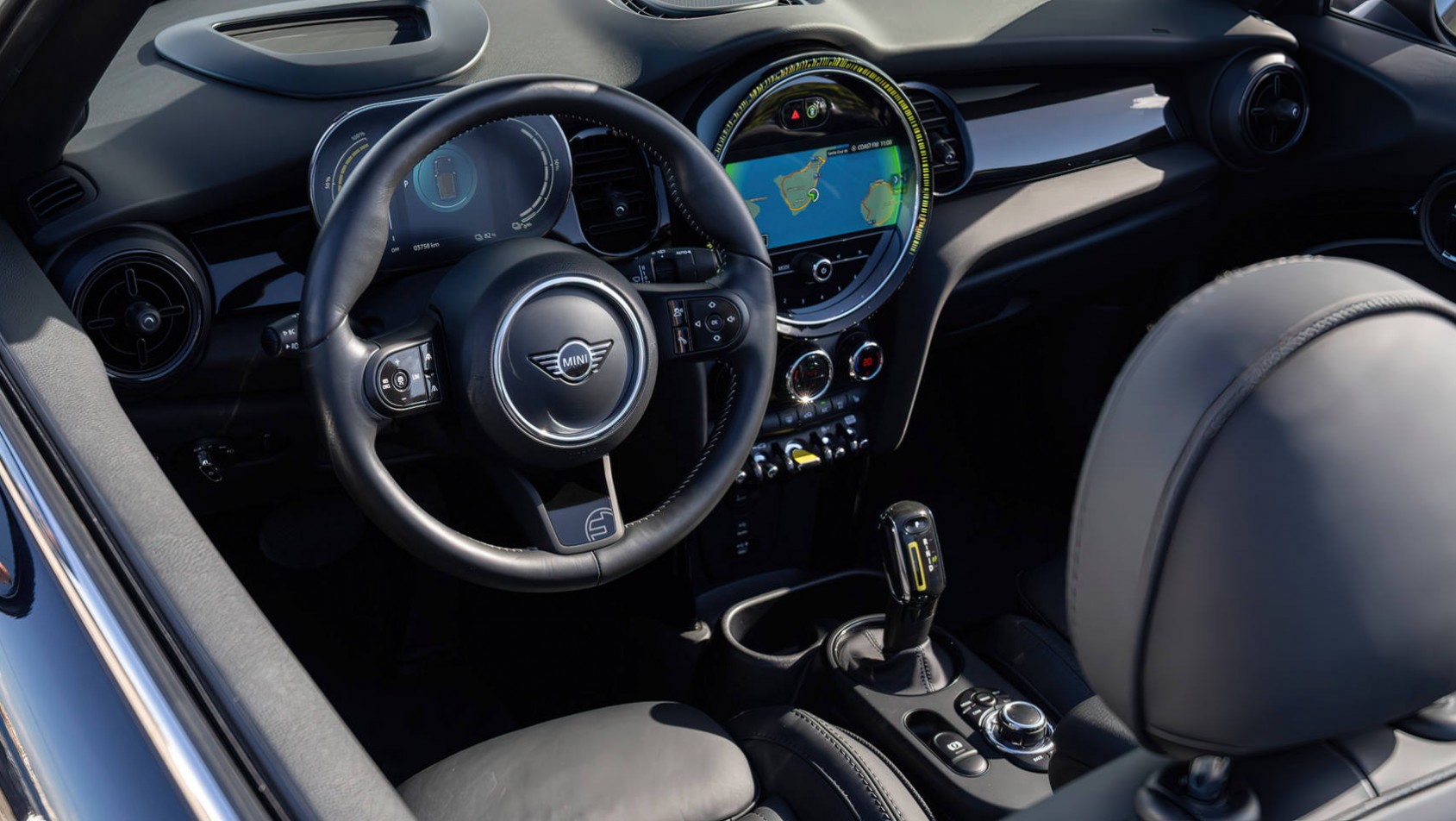 Mini Cooper SE Convertible wnętrze