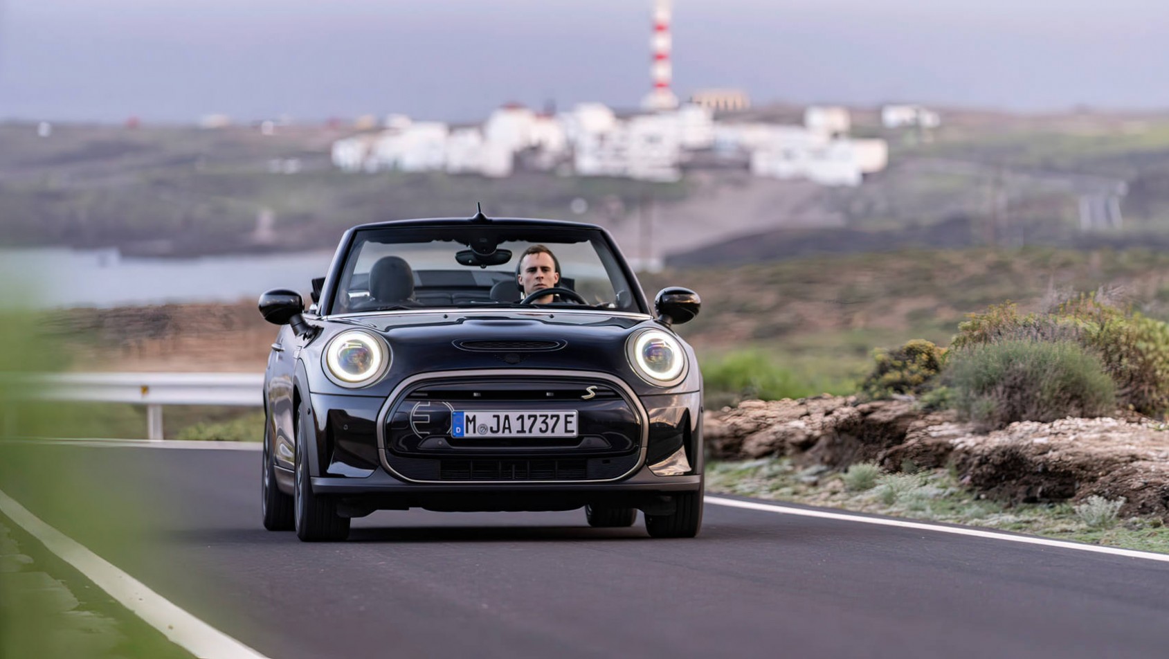 Mini Cooper SE Convertible przód