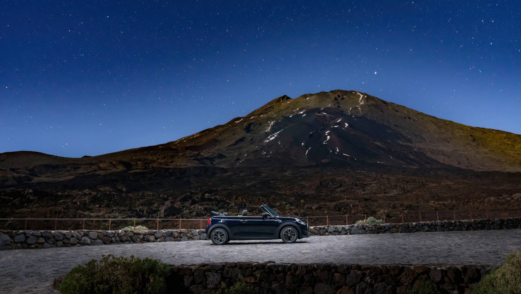 Mini Cooper SE Convertible profil prawy