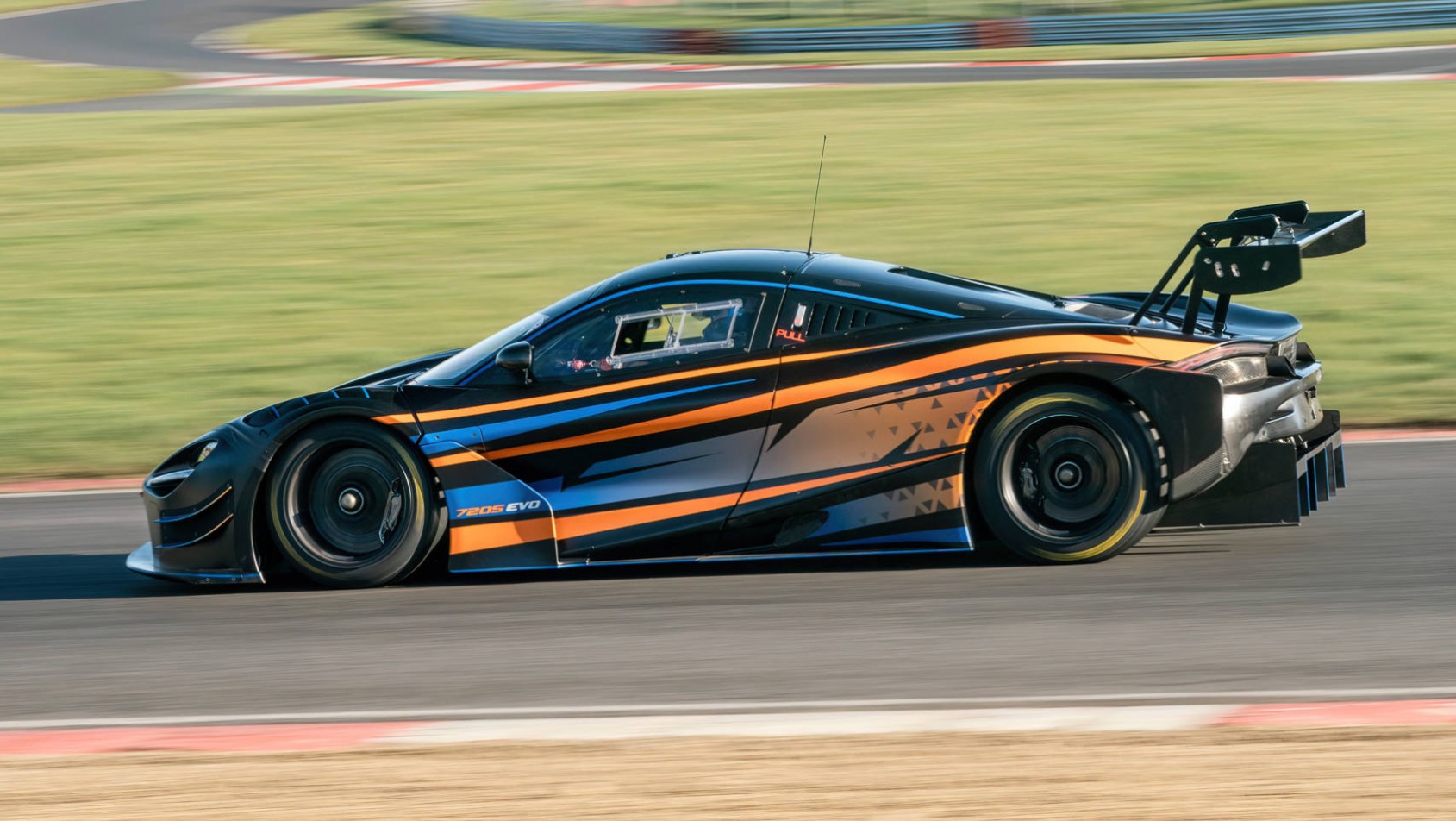 McLaren 720S GT3 Evo profil