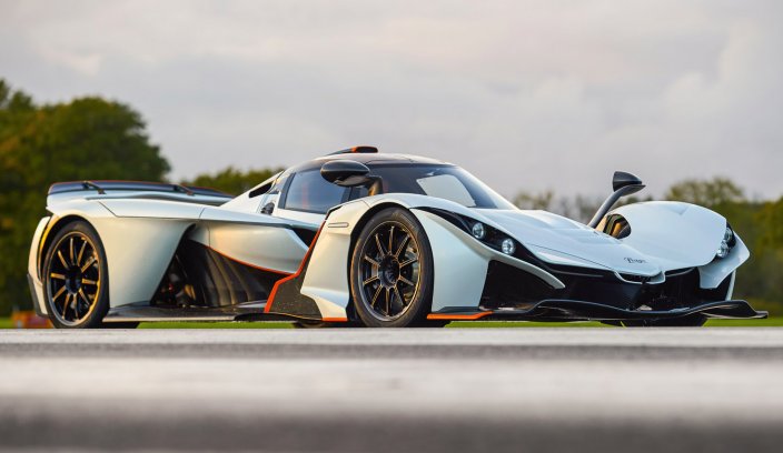 Praga Bohema prawy przód