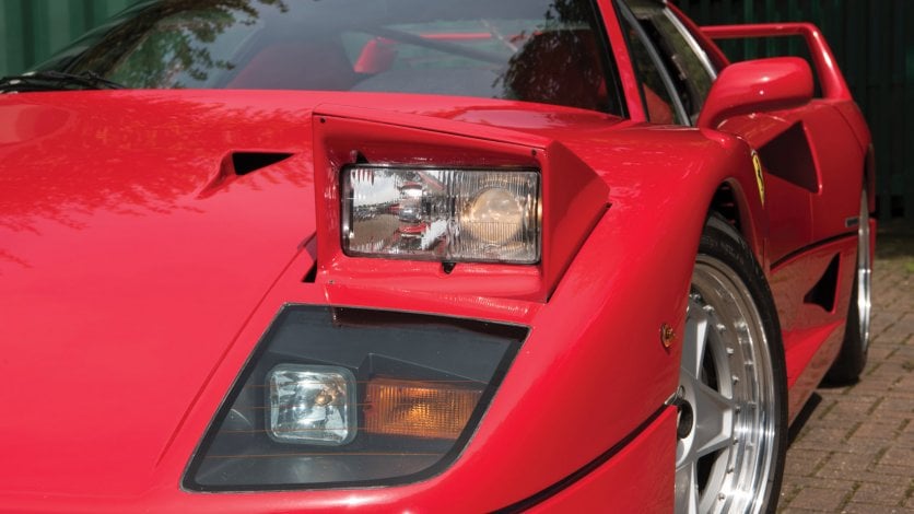 Otwierane światła Ferrari F40